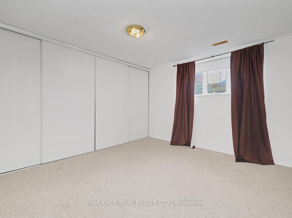 300 Gloucester Street photo 16