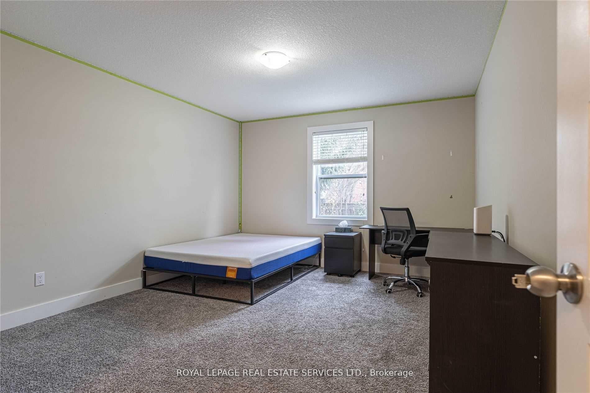 187 Rathowen Street photo 6