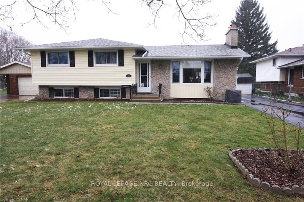 21 MCCOLL Drive photo 1