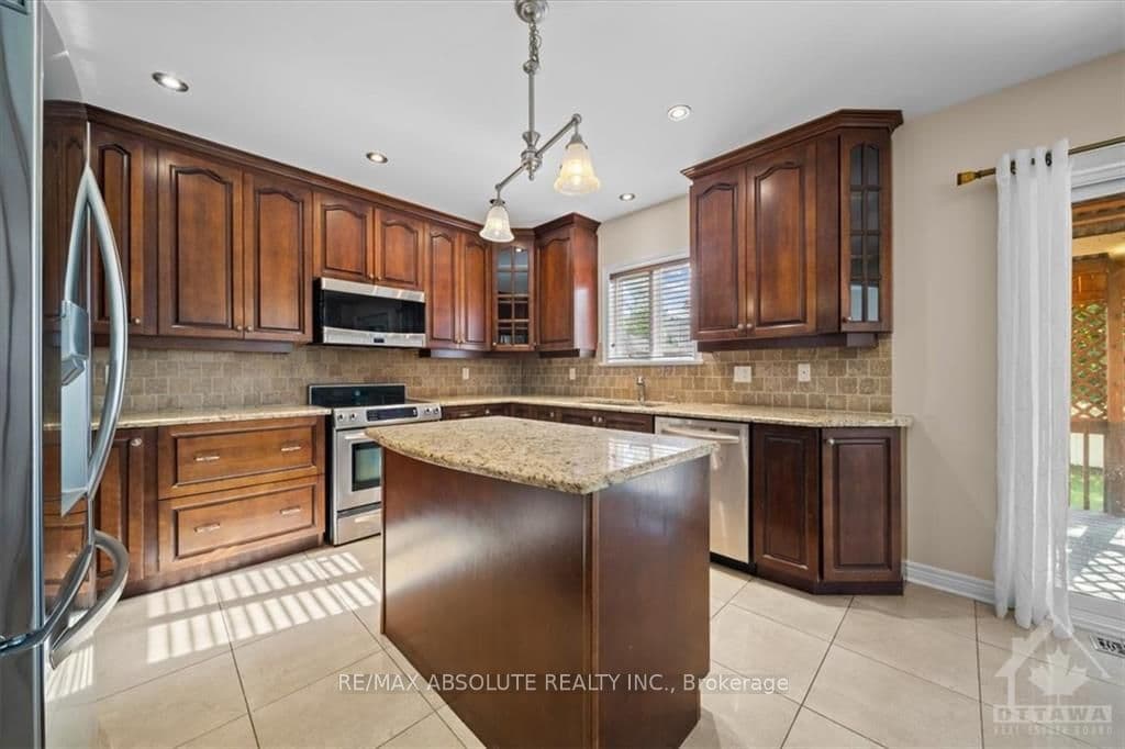 33 HARTSMERE Drive photo 12