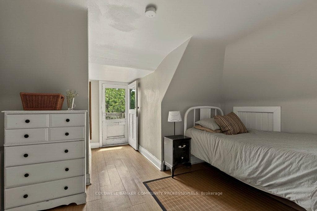 111 Spadina Avenue photo 38