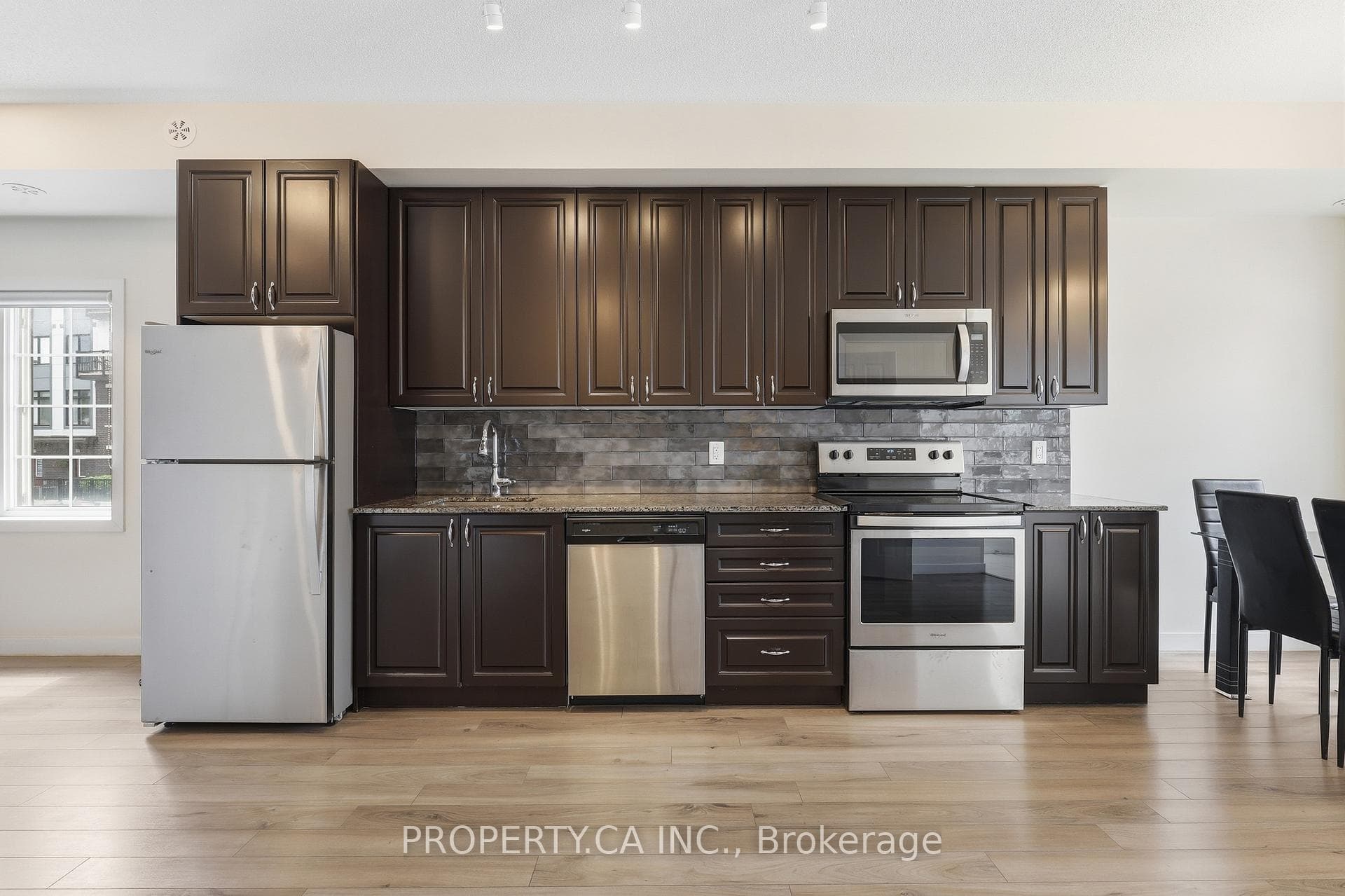 7 Forbes Avenue photo 10