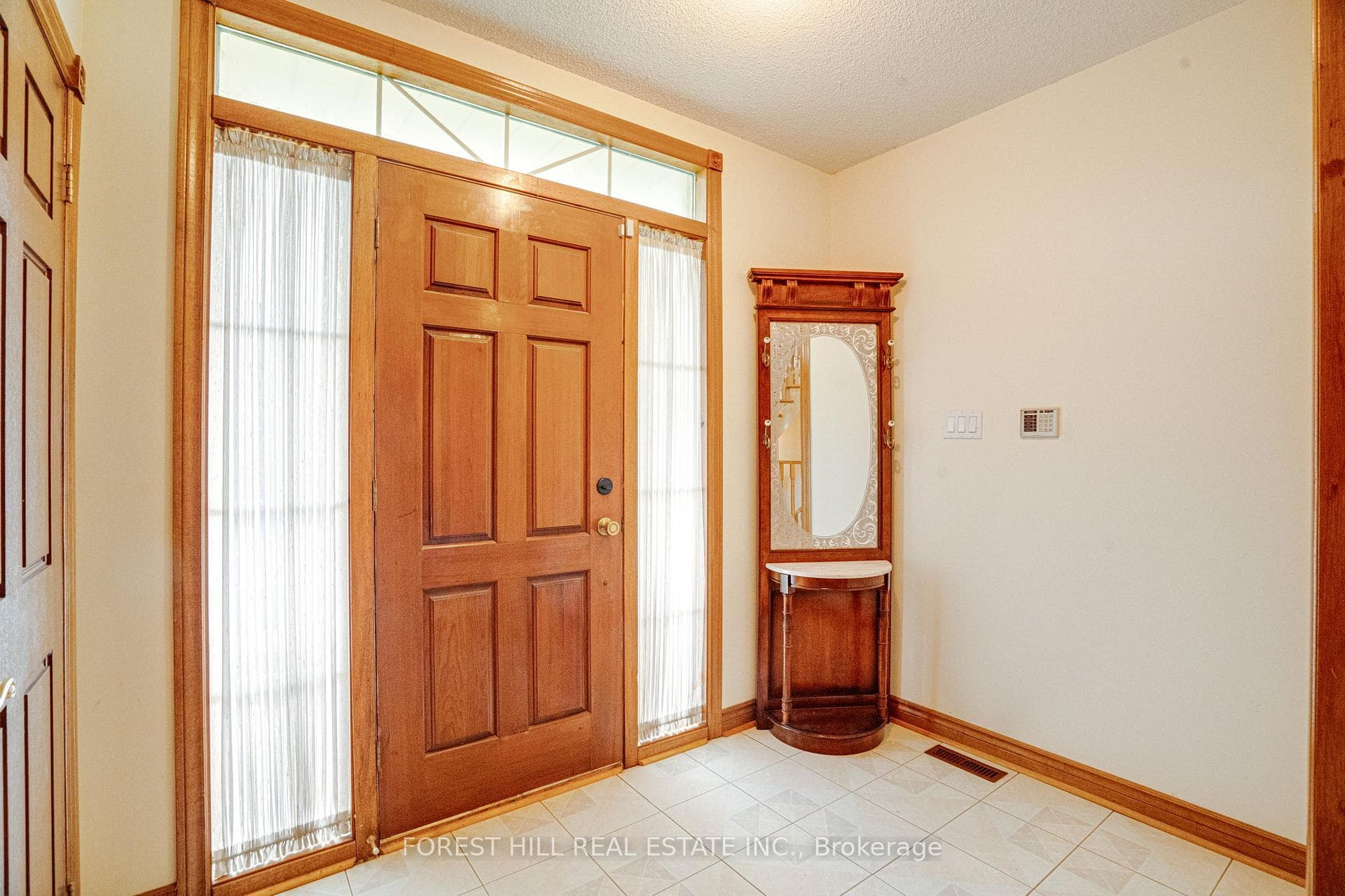 487 Palmer Avenue photo 4