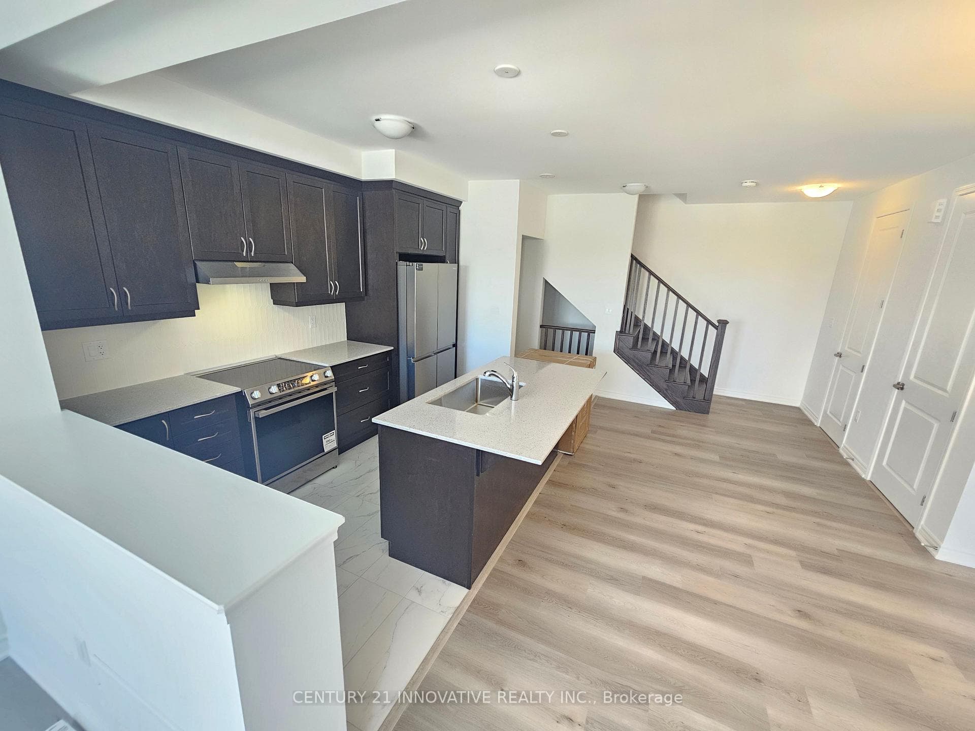 82 Yorkshire Drive photo 2