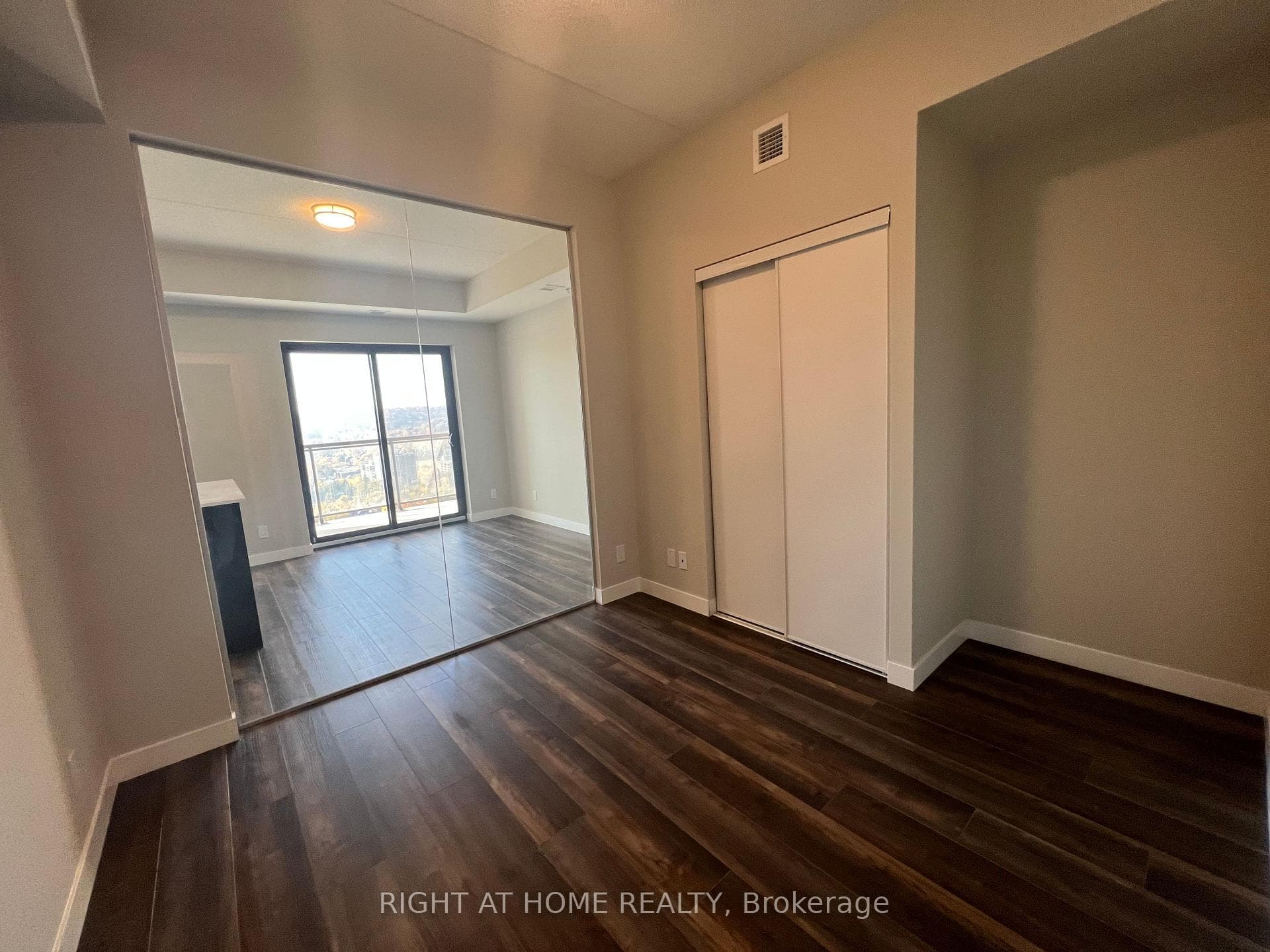 15 Queen Street Unit 1815 photo 16