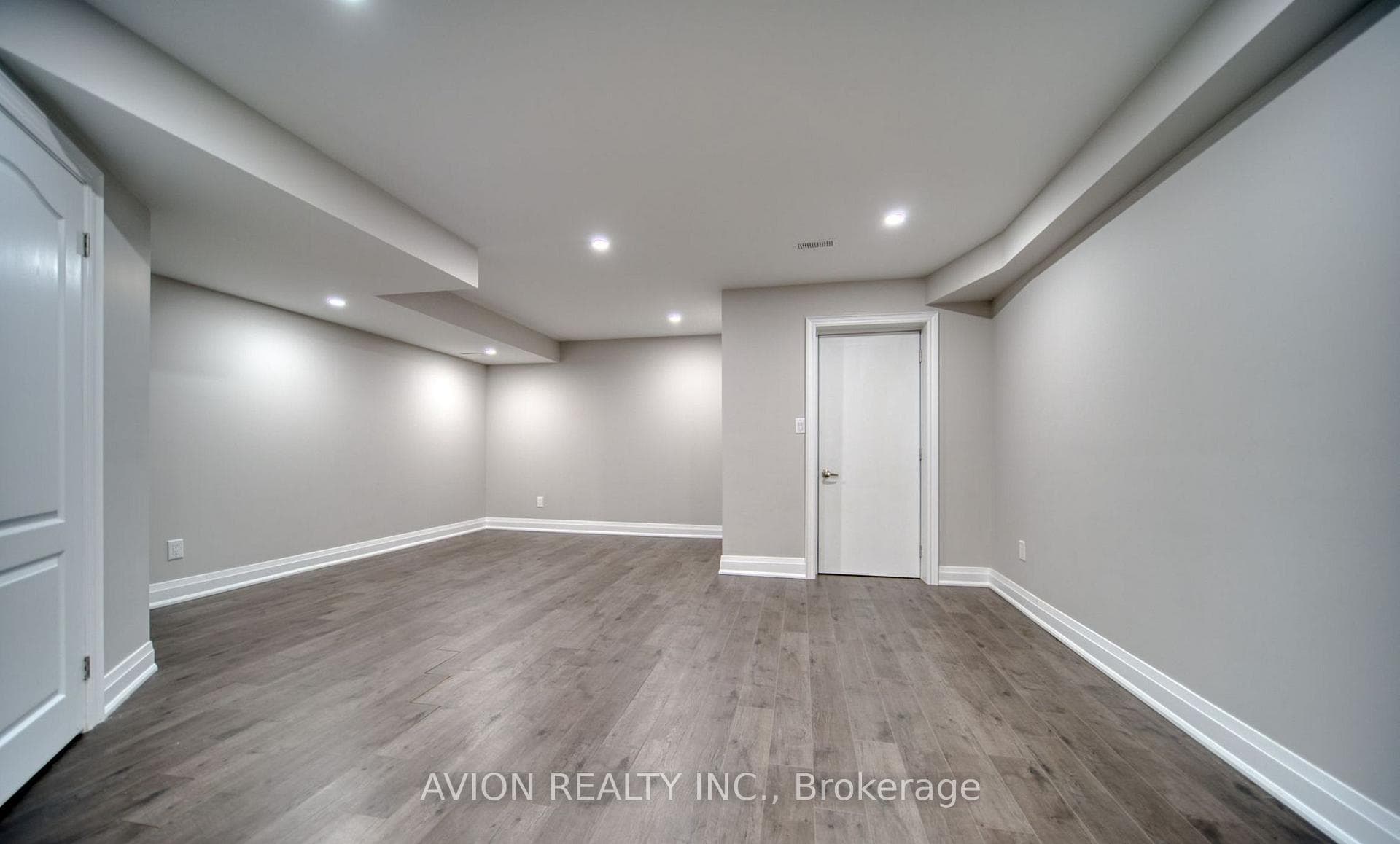 1256 Wellington Street photo 28