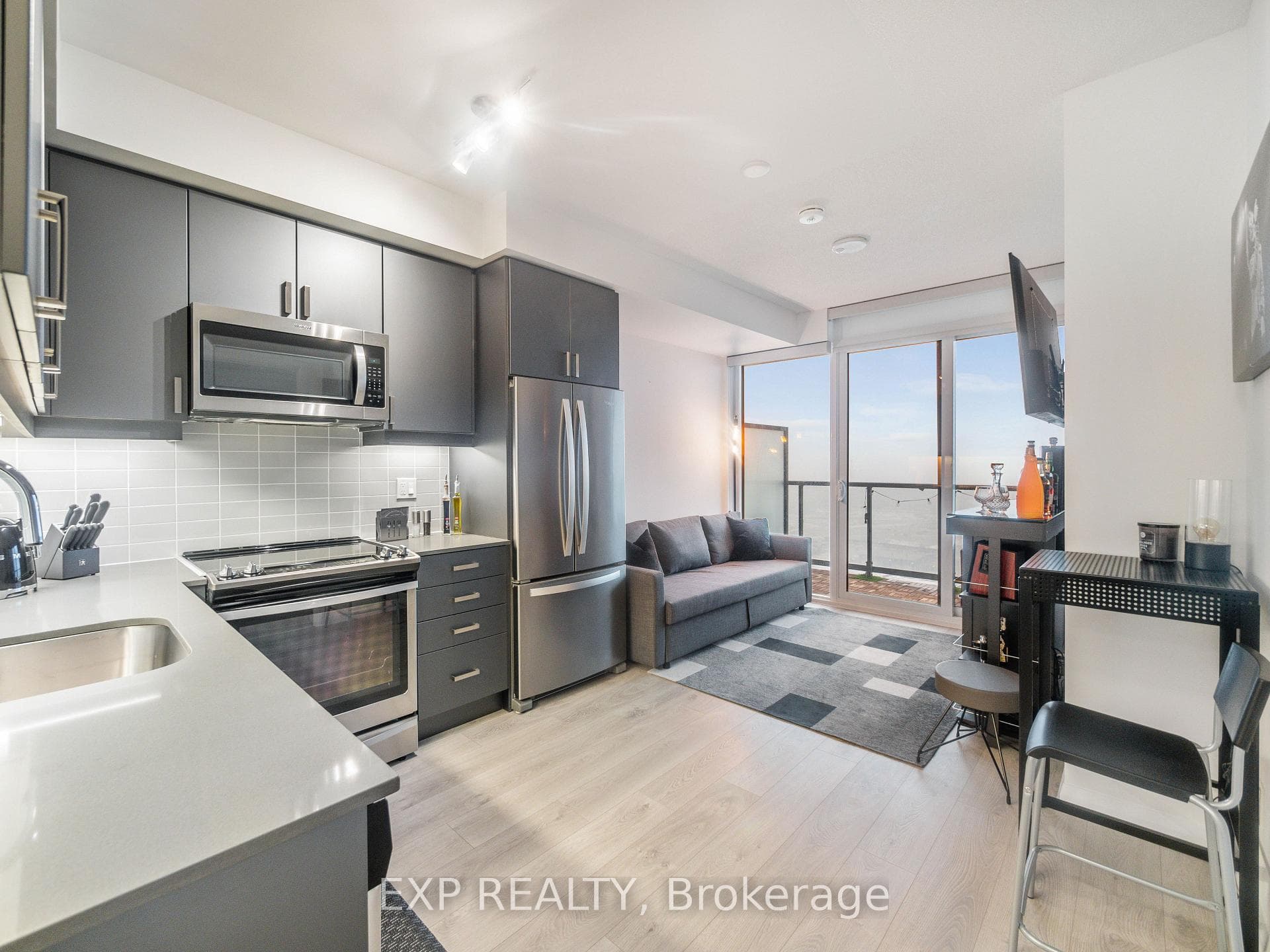 7895 Jane Street Unit 2802 photo 3