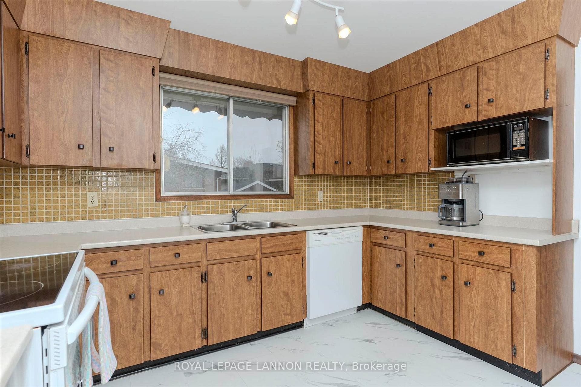 224 Anten Street photo 10