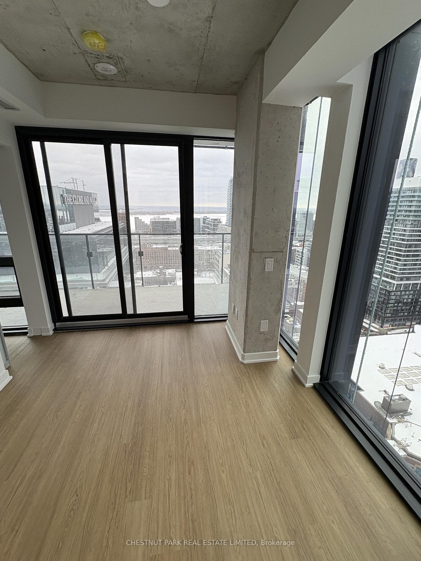 284 King Street Unit 2604 photo 9