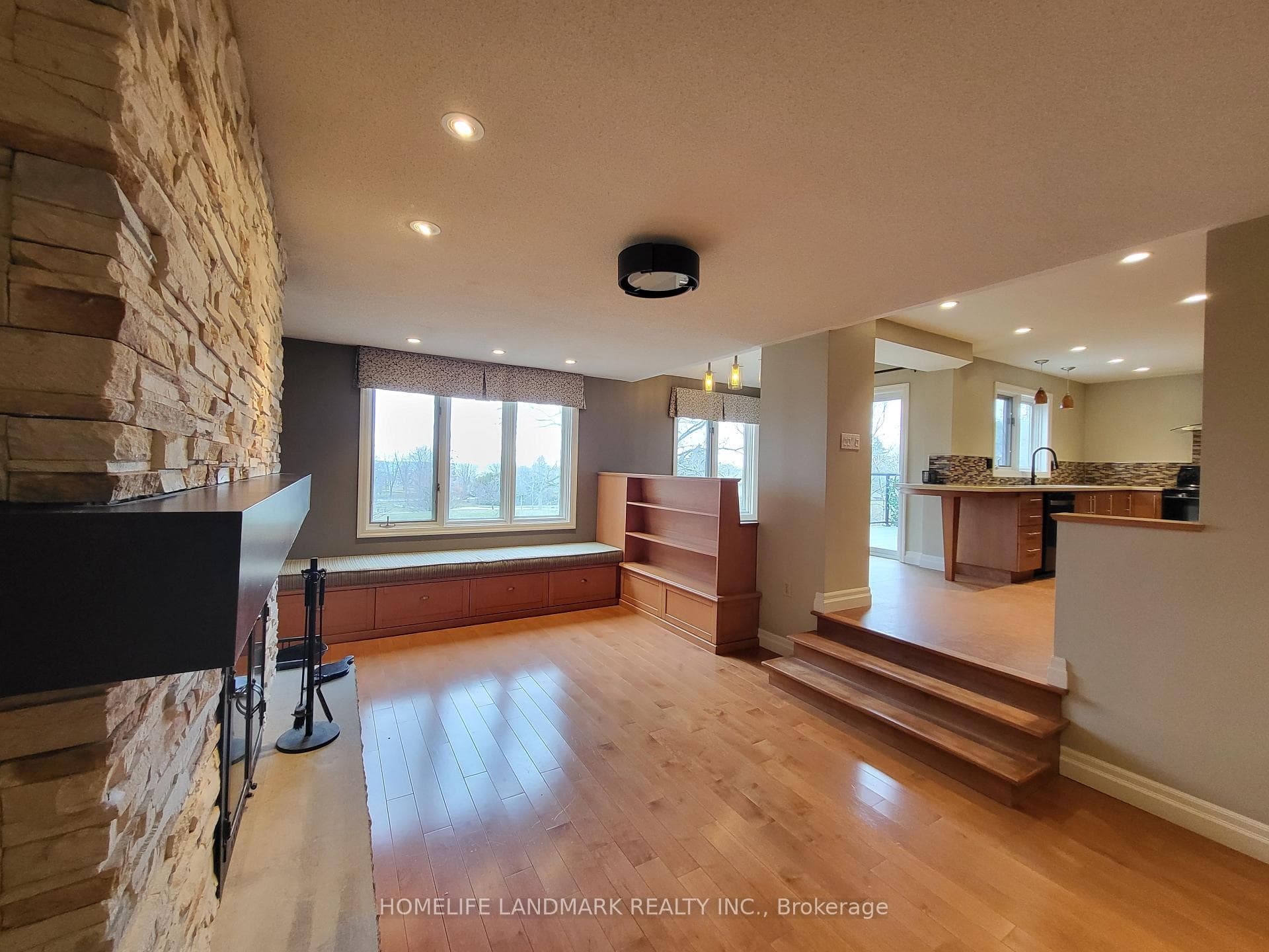 107 Bolland Crescent photo 11