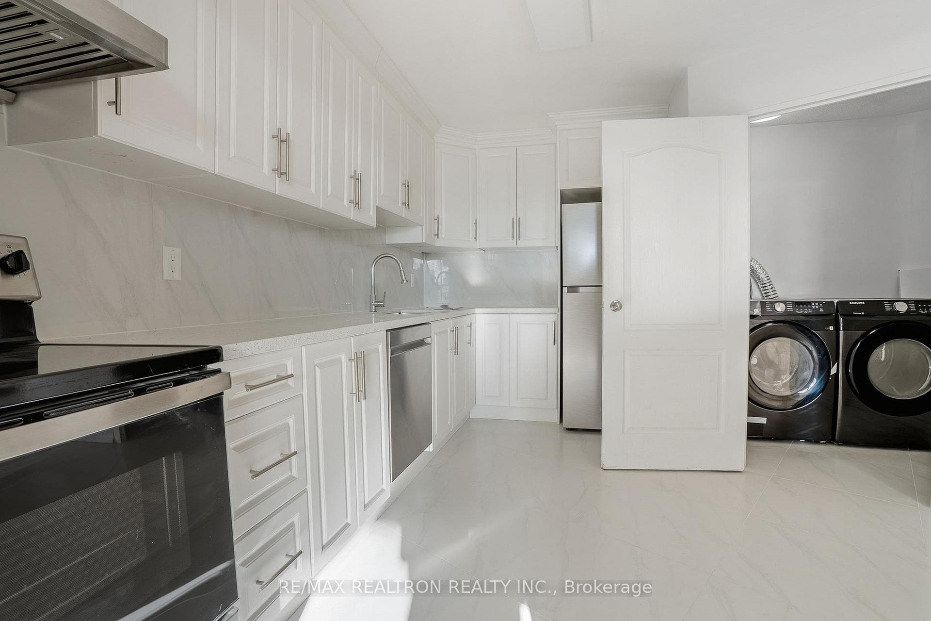 5 Shady Golfway Unit 1007 photo 9