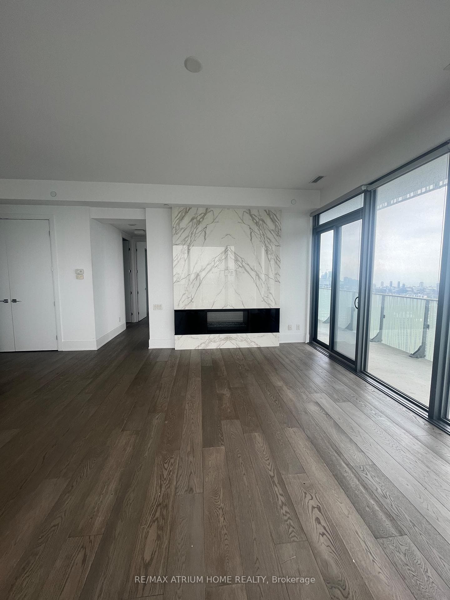 42 Charles Street Unit Ph5305 photo 4