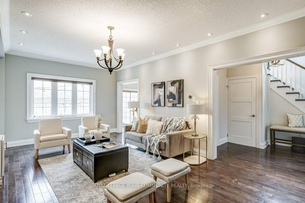 57 Laurelbank Crescent photo 3