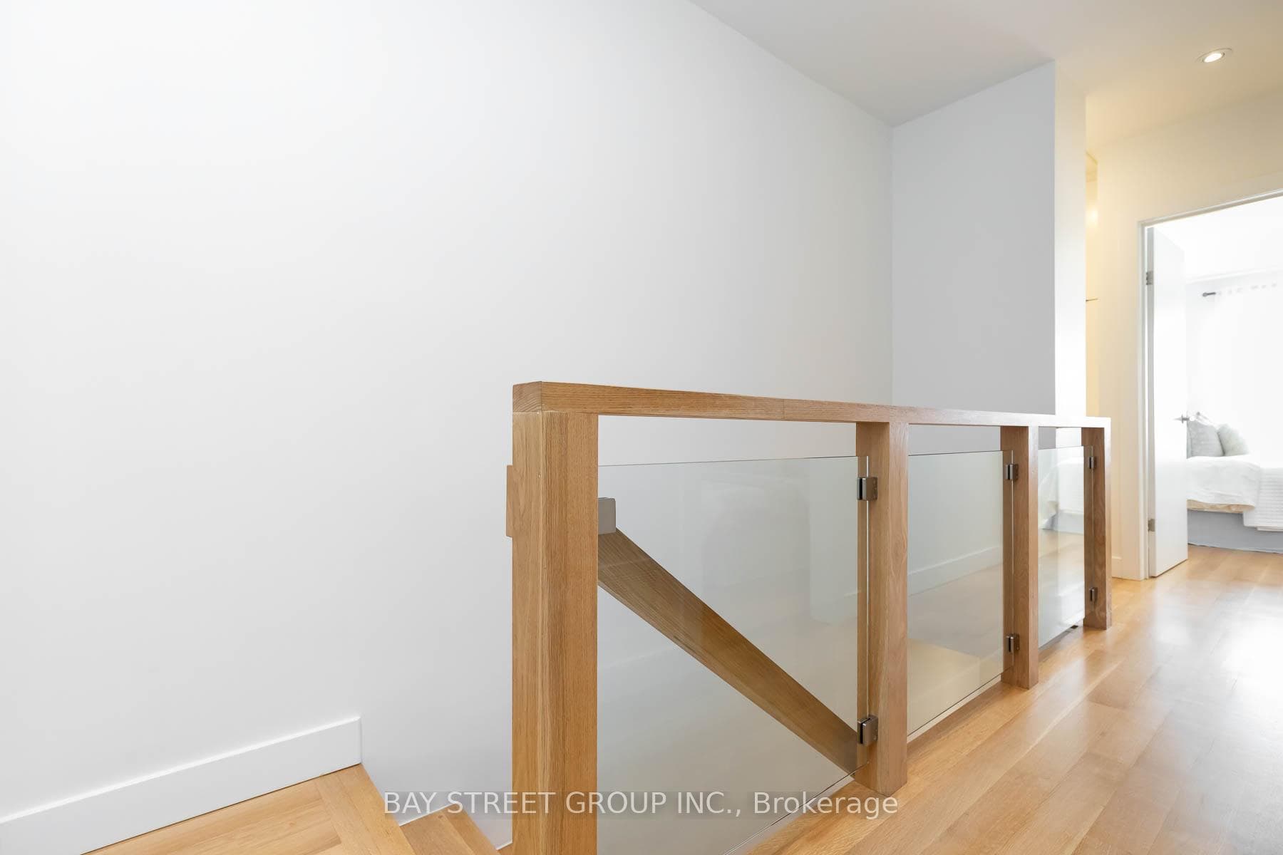173 Duplex Avenue photo 23