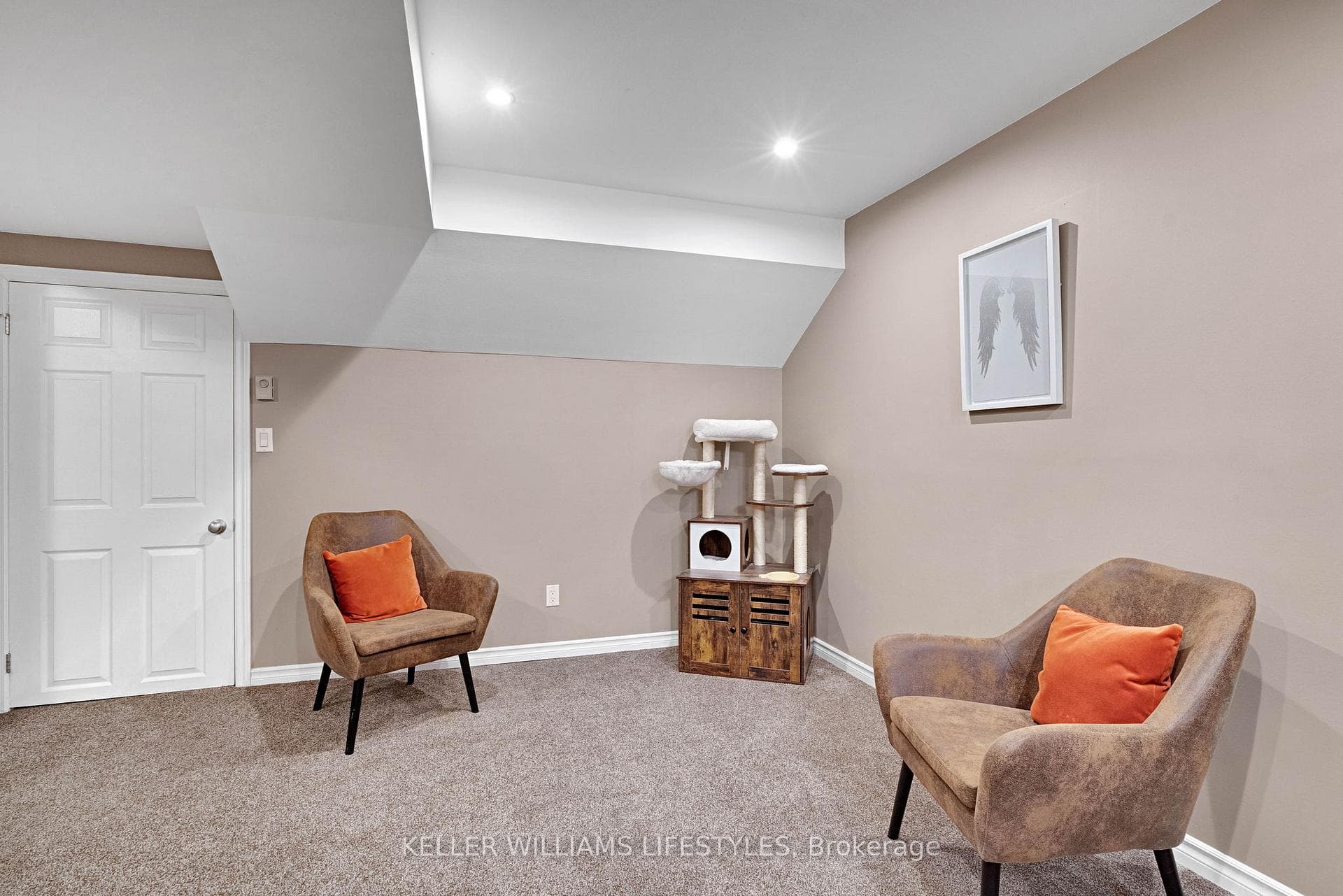 115 Acorn Crescent photo 29