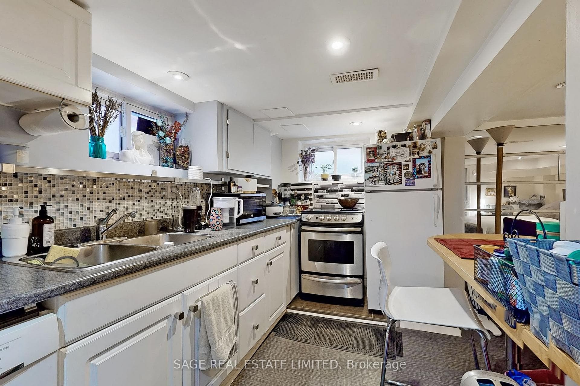 194 Westwood Avenue Unit LOWER photo 3