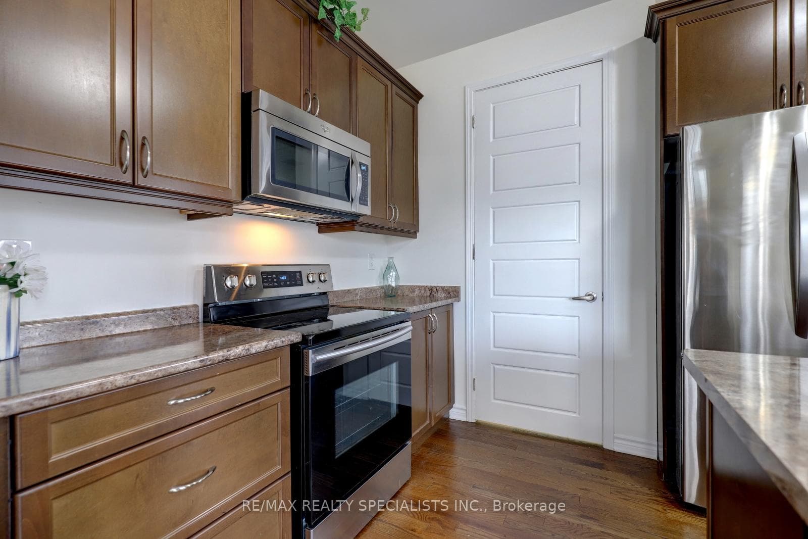 404 Clarkson Gate photo 16
