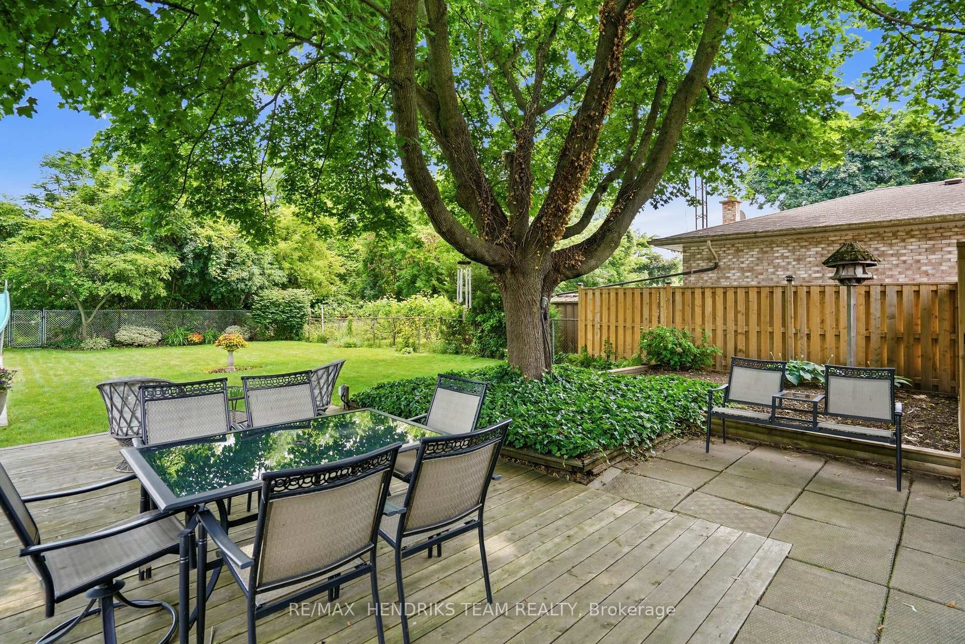 8 Tudor Gate Place photo 26