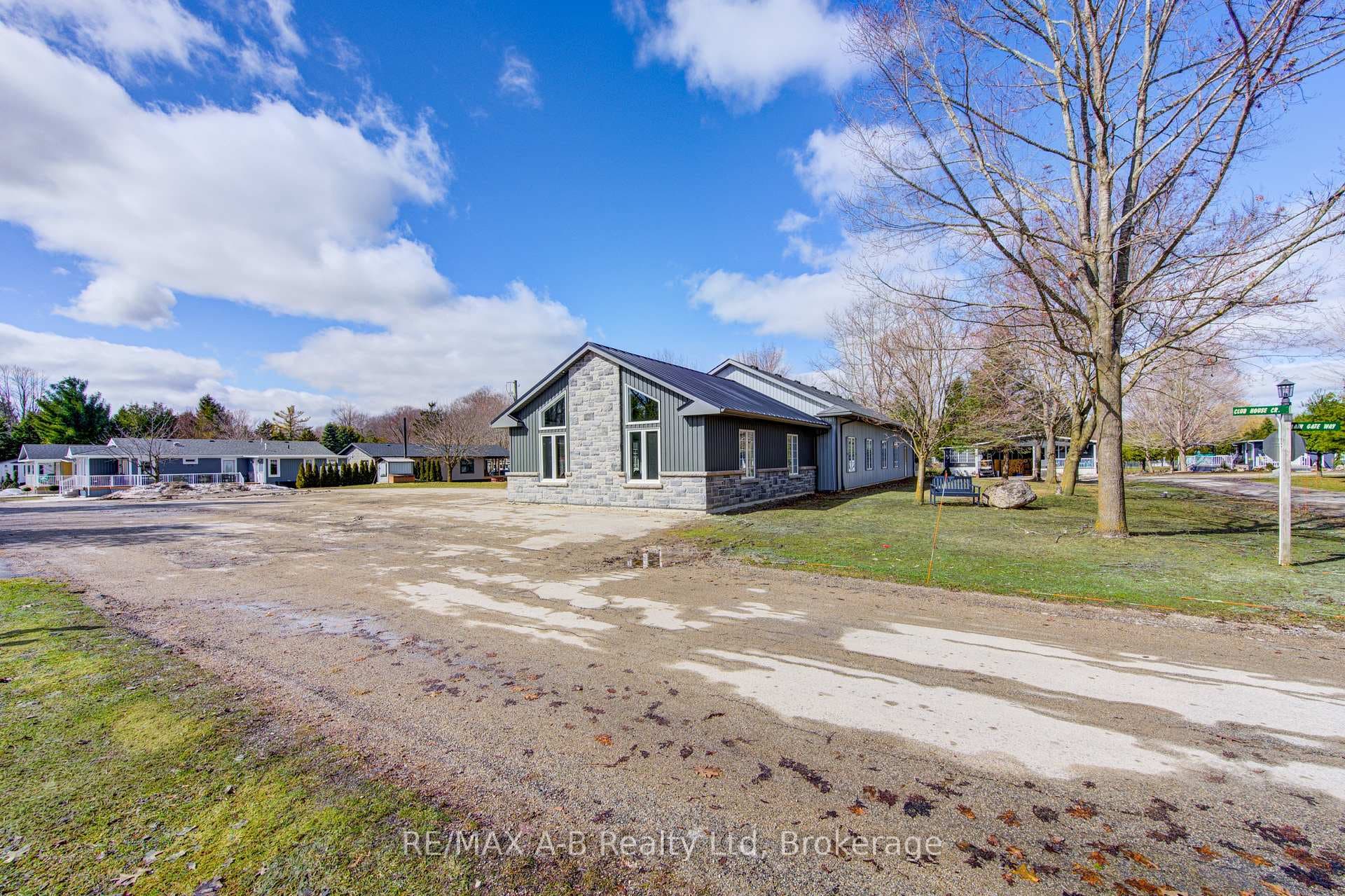 316489 31st Line Unit 933 photo 27