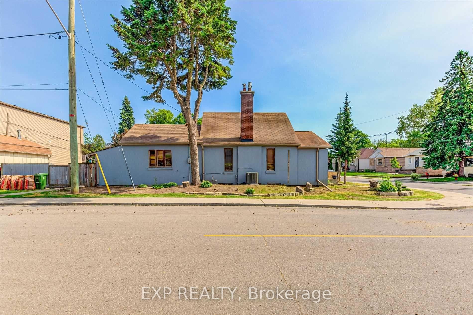 145 Leyton Avenue photo 6