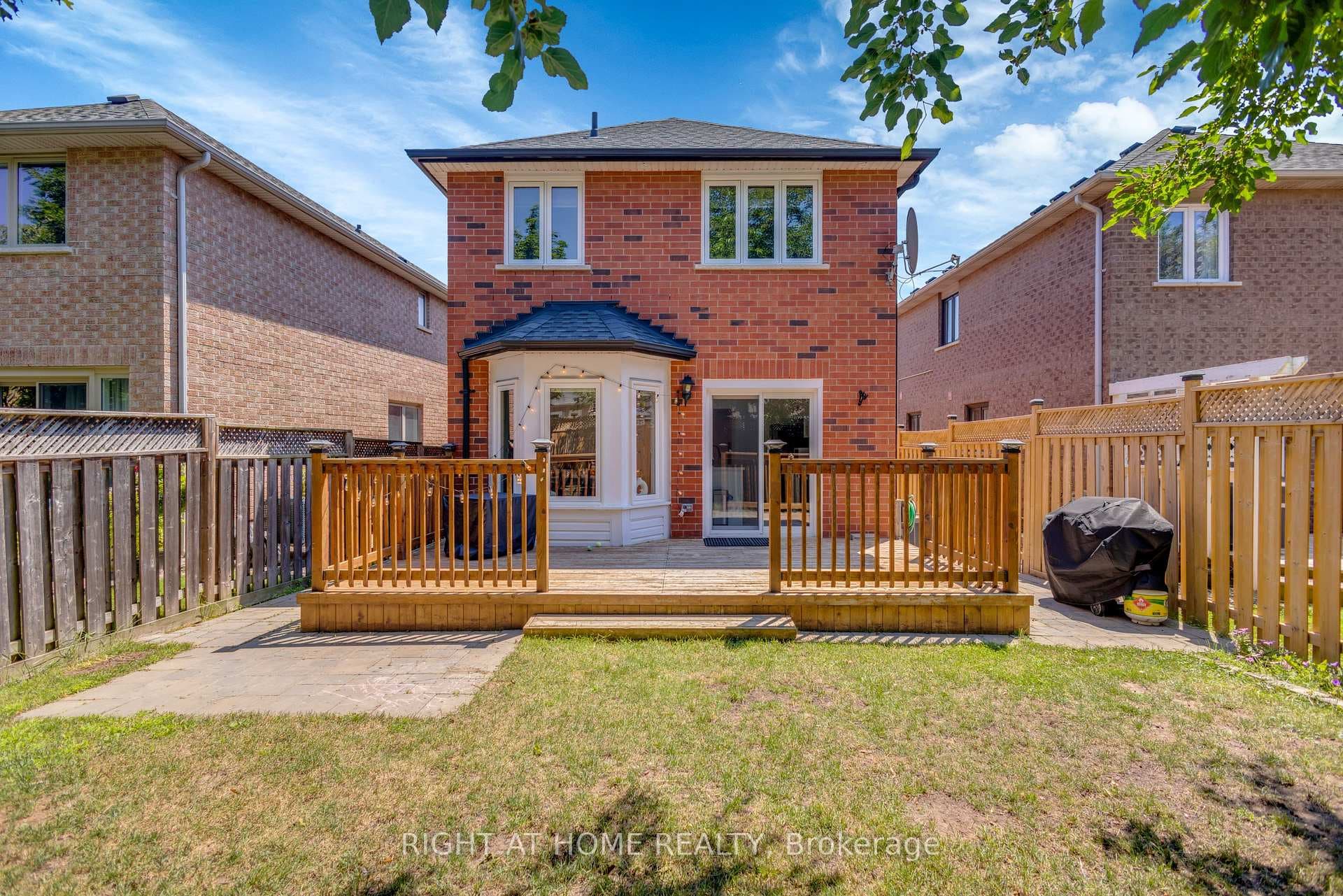 2029 Westmount Drive photo 31