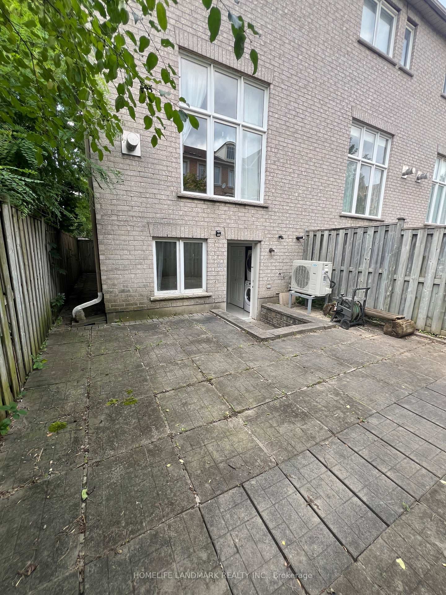 31 Rodeo Court photo 6