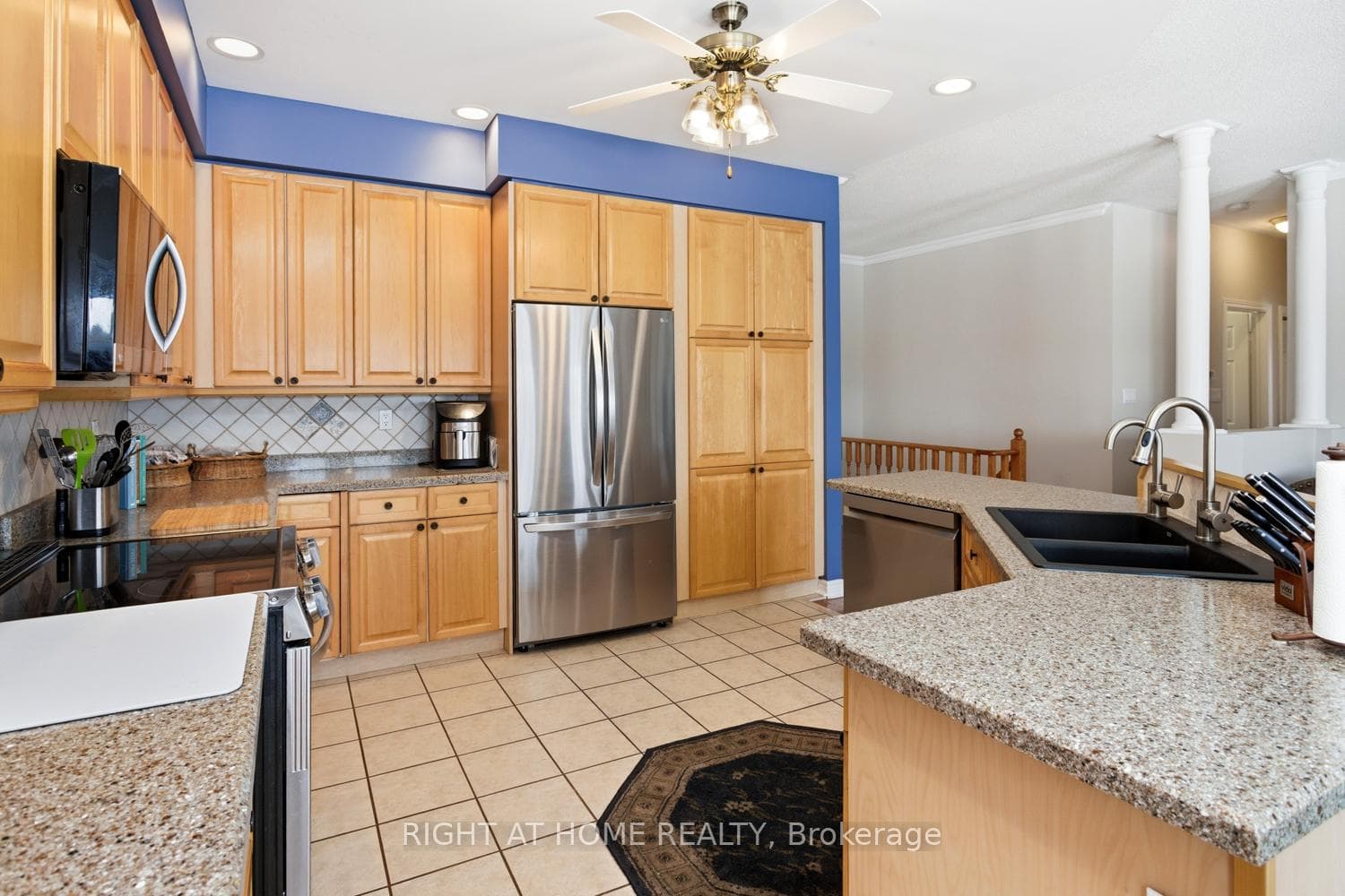 295 Waterbury Crescent photo 10