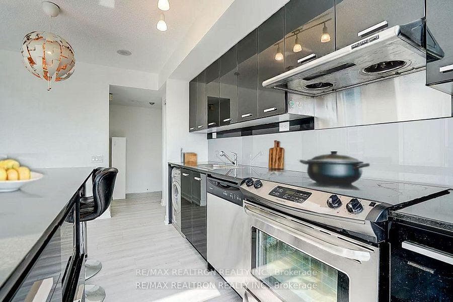 19 Singer Court Unit 1109A photo 13