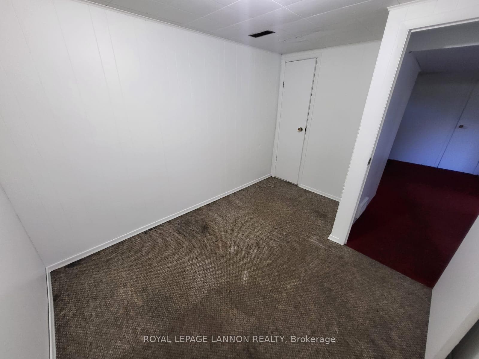 382 Balsam St photo 14