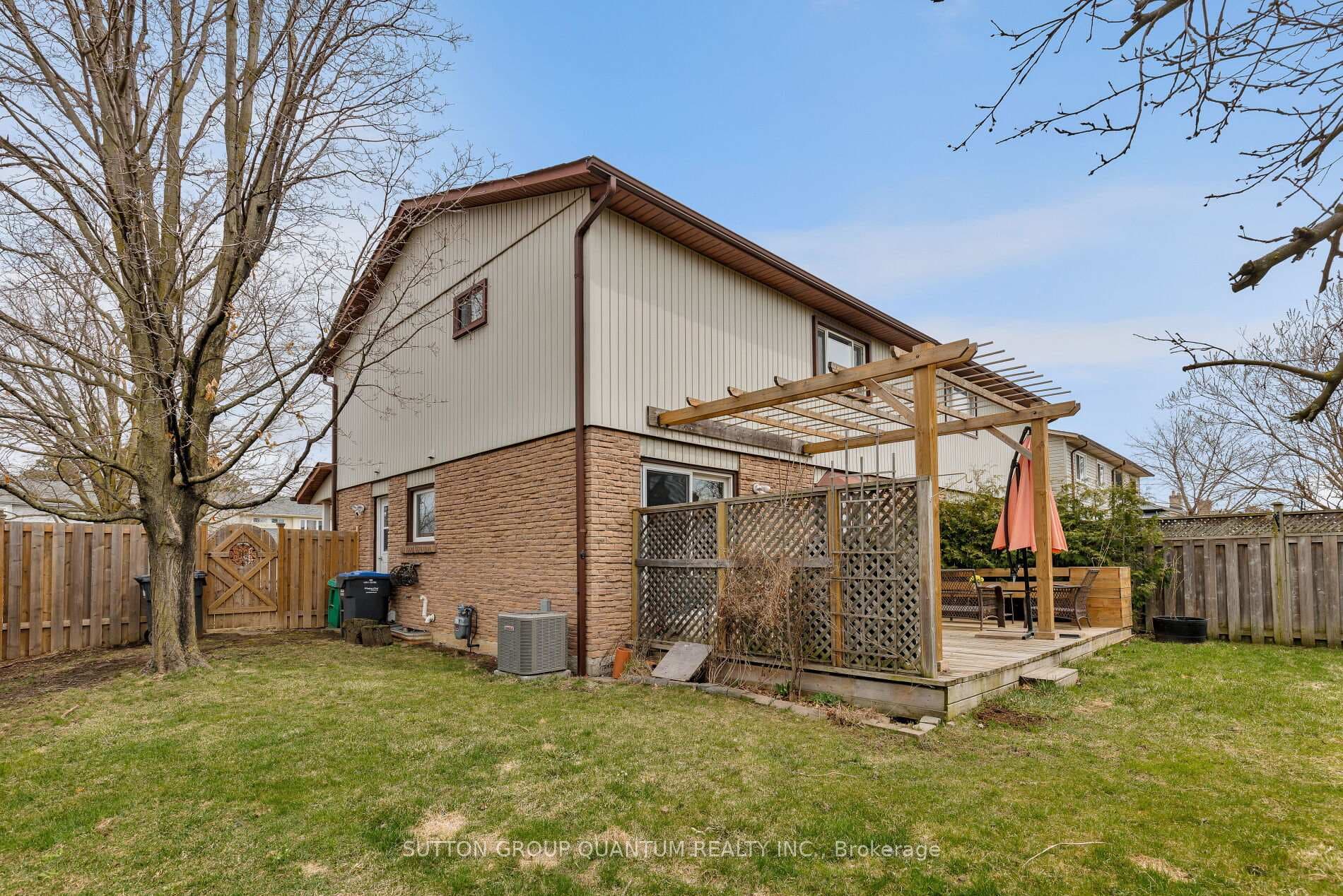 6378 ATHERLY Crescent photo 14