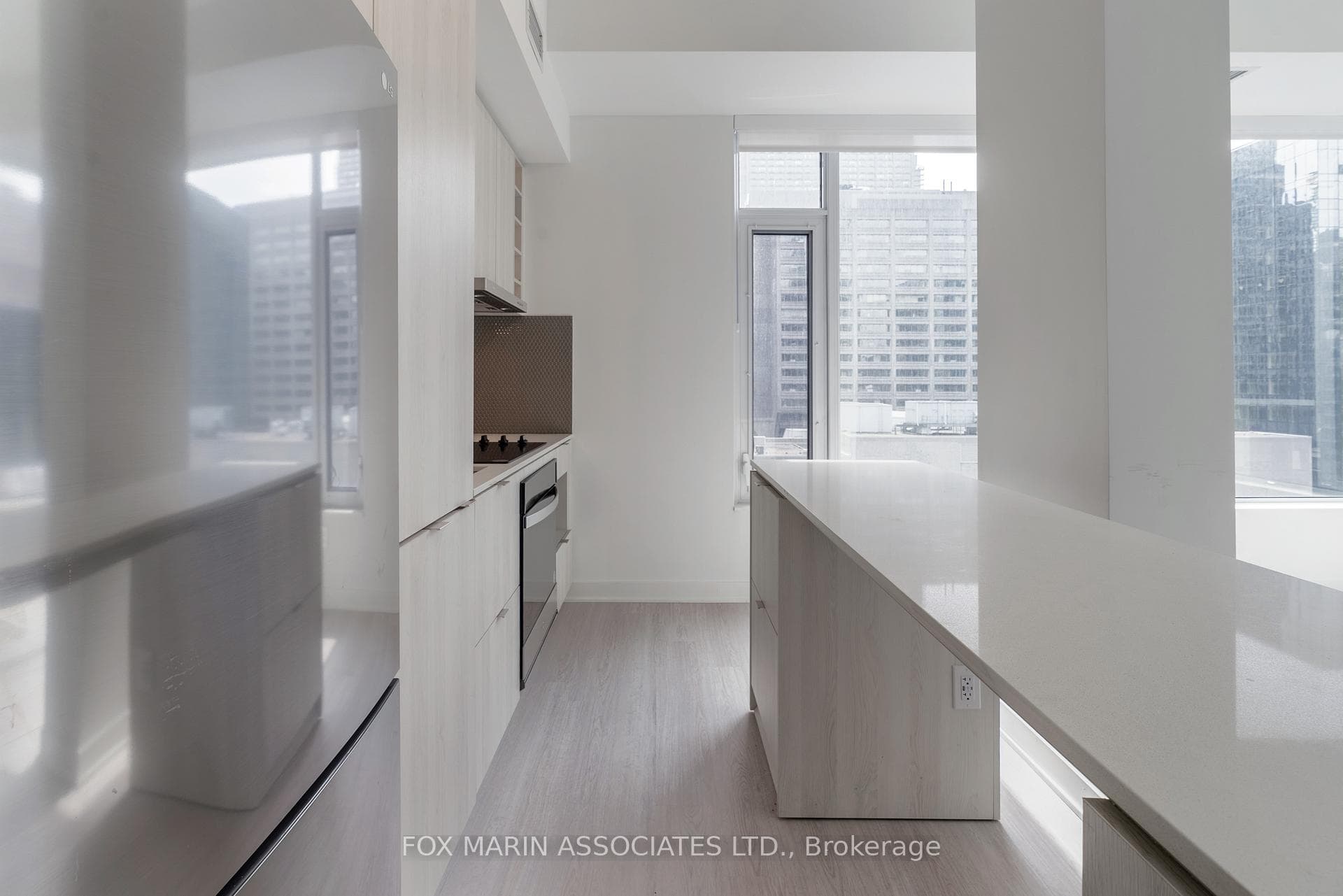 11 Yorkville Avenue Unit 513 photo 2