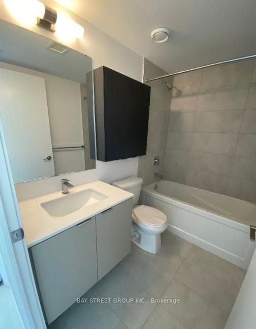 8 Tippett Road Unit 520 photo 4