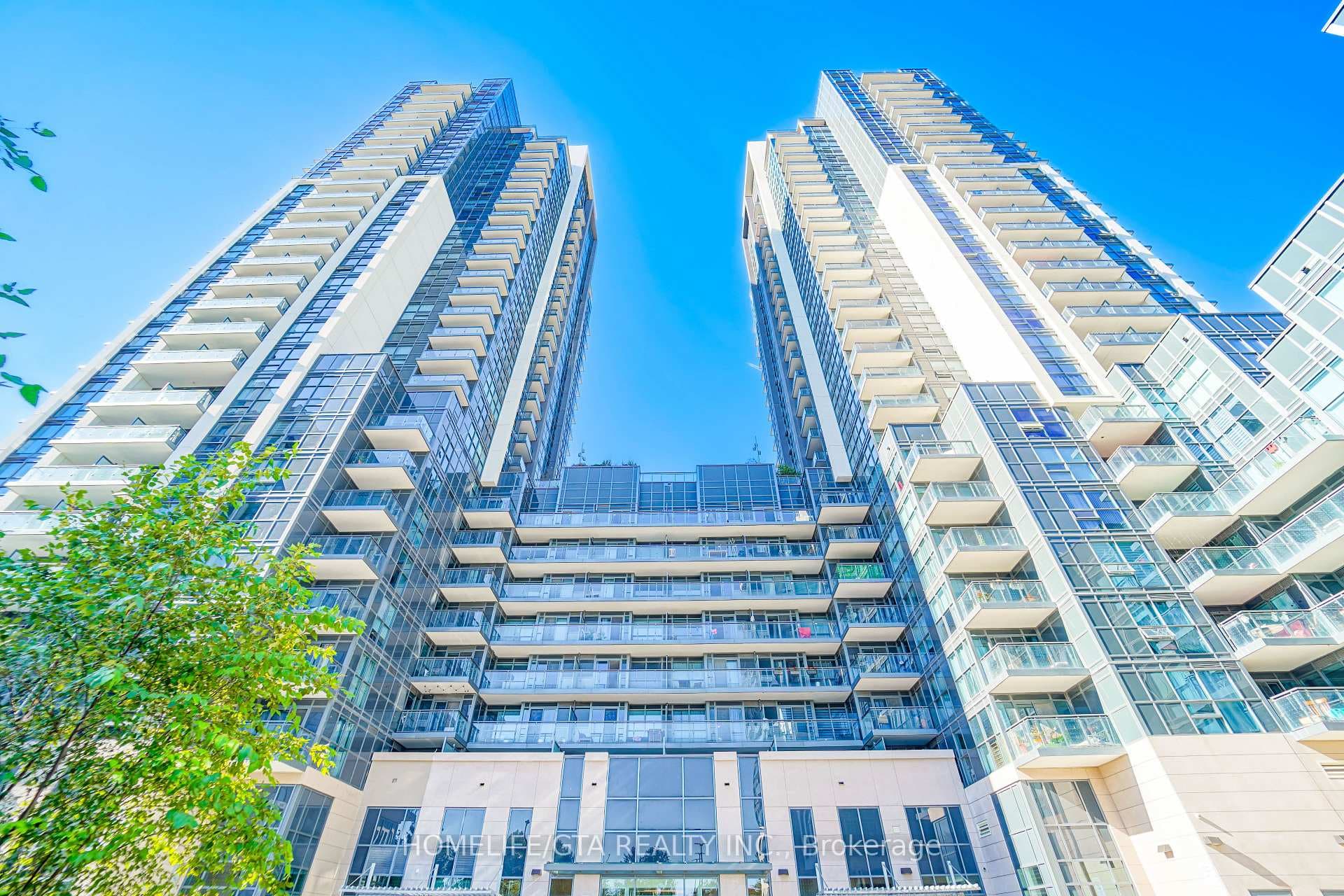 30 Meadowglen Place Unit 1001 photo 1