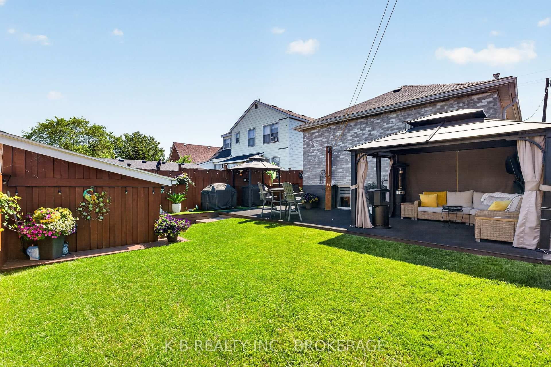 581 Division Street photo 47