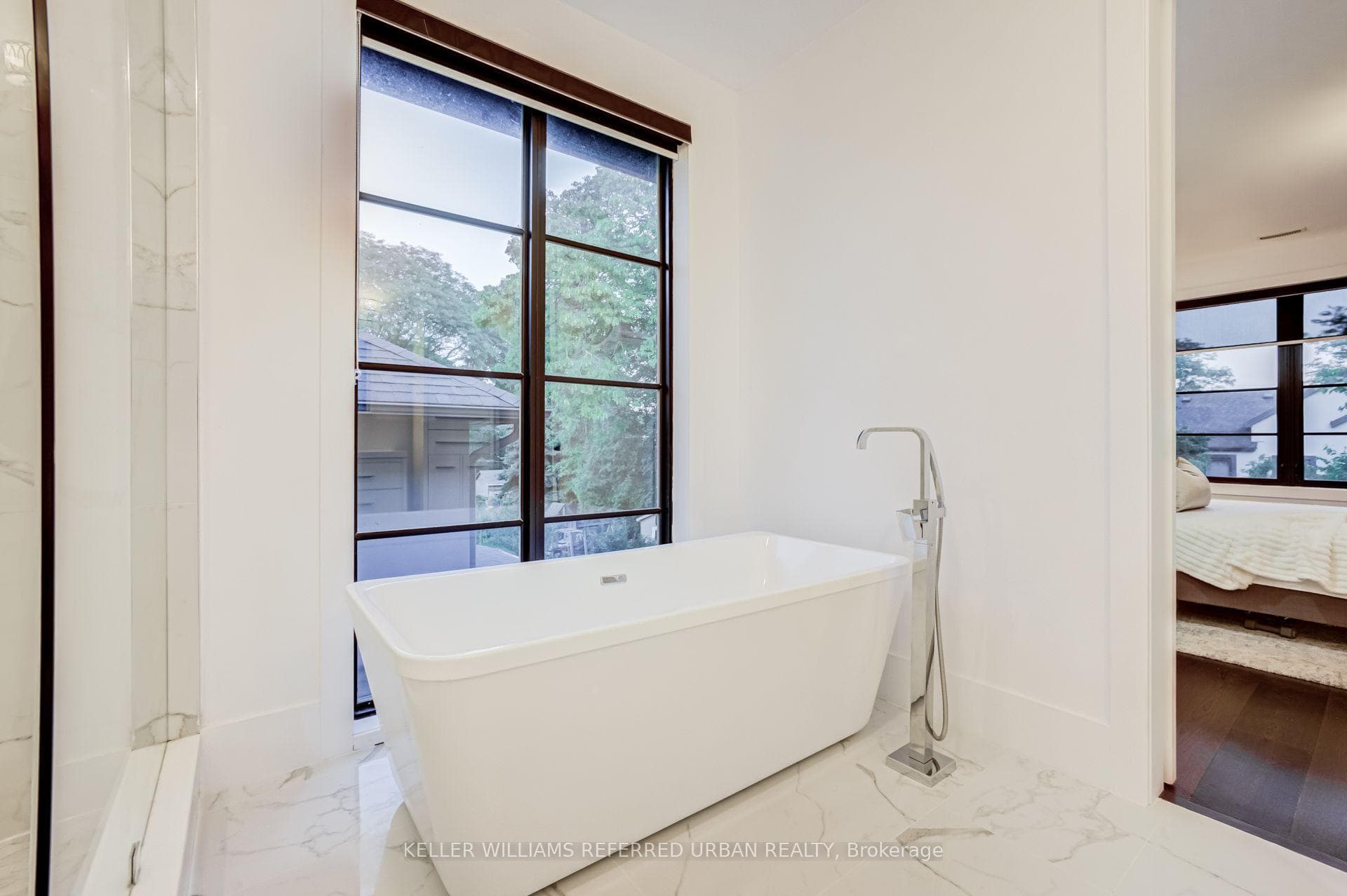 57 Ambleside Avenue photo 23