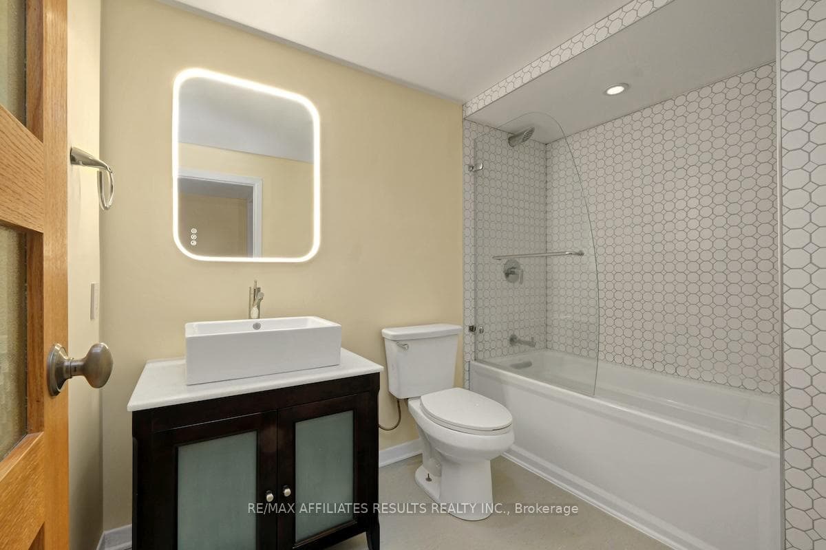 5 Tiffany Crescent photo 41