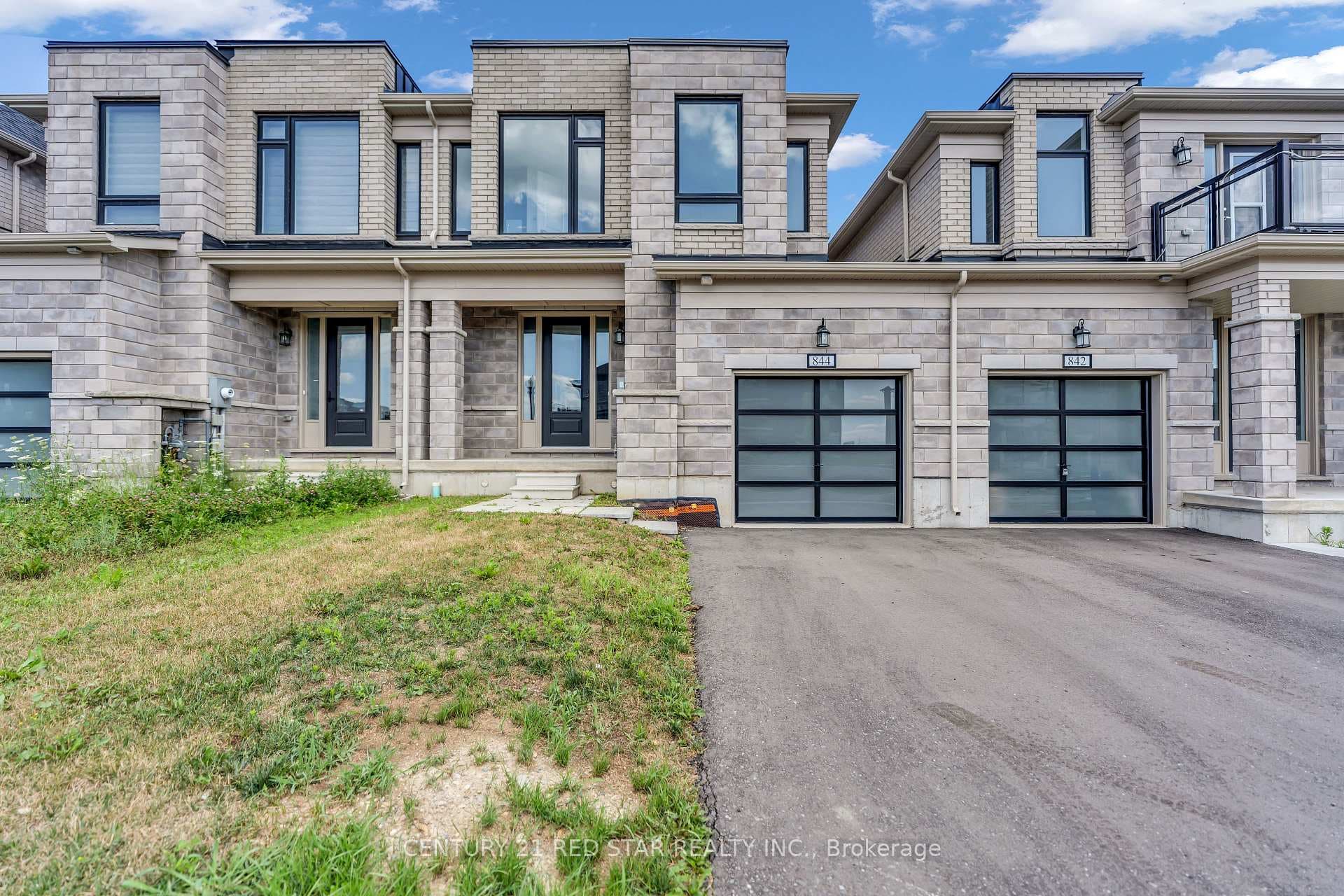 844 Sobeski Avenue photo 45