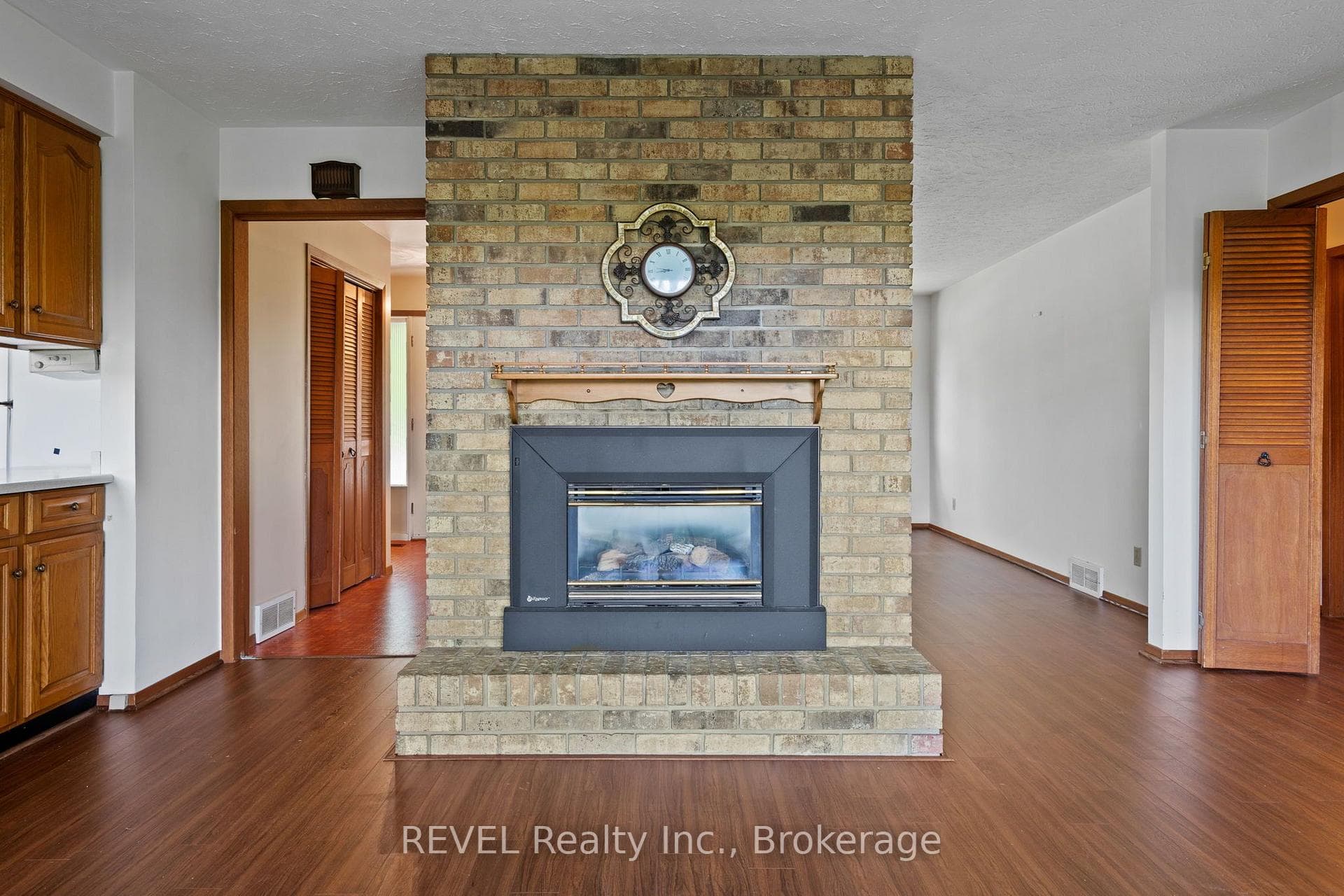 4198 Regent Court photo 17