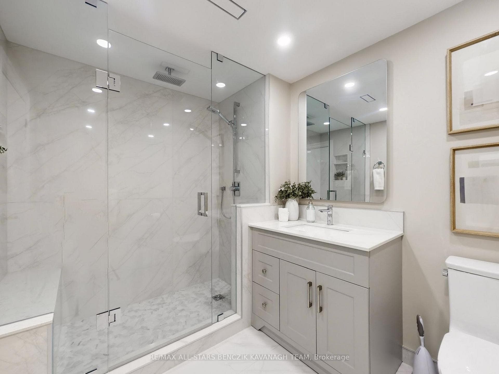 30 Sir Caradoc Place photo 20