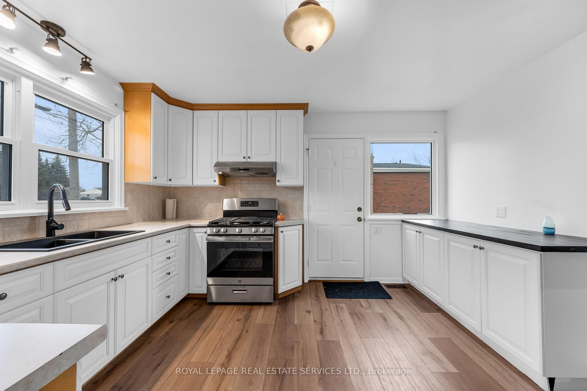 4567 Ontario Street photo 6