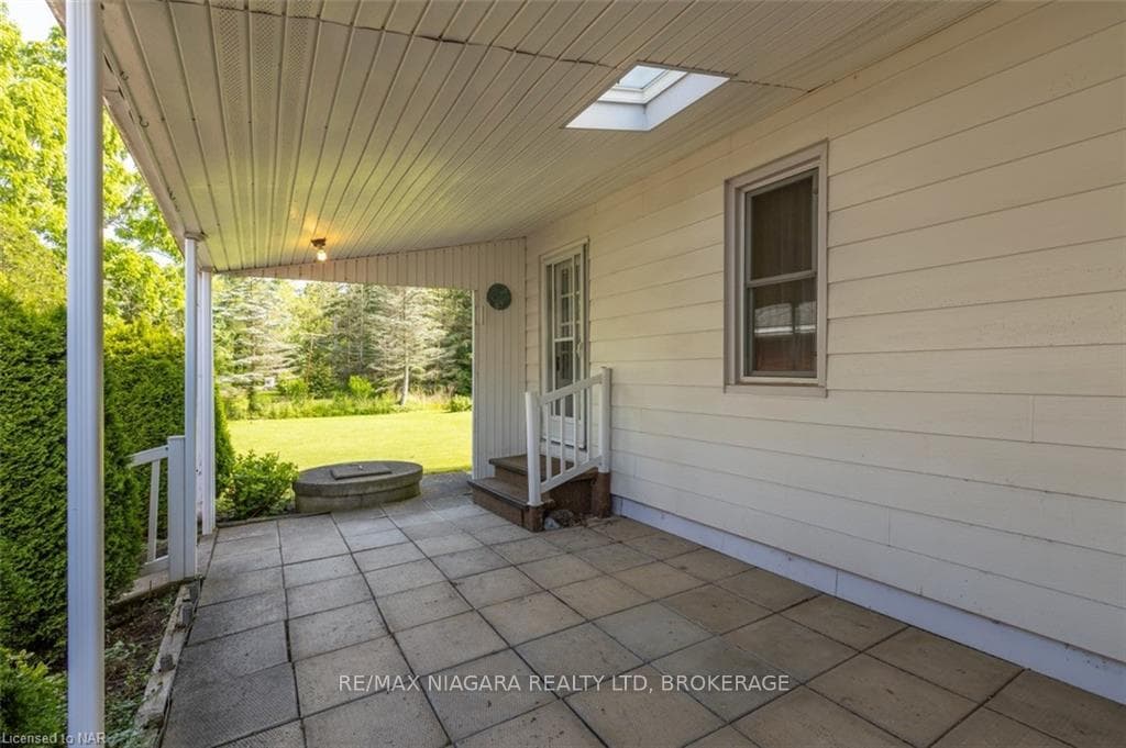 241 CHANTLER Road photo 9