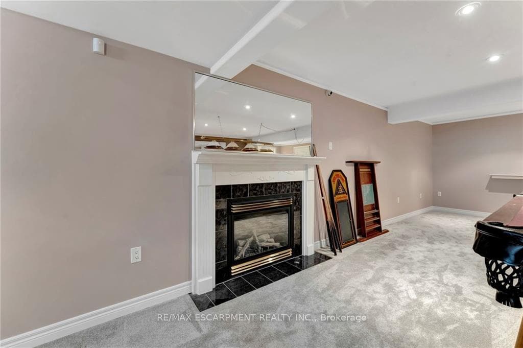 40 Dunrobin Drive photo 25