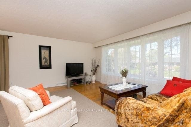 141 Elvaston Drive Unit Main Fl photo 2