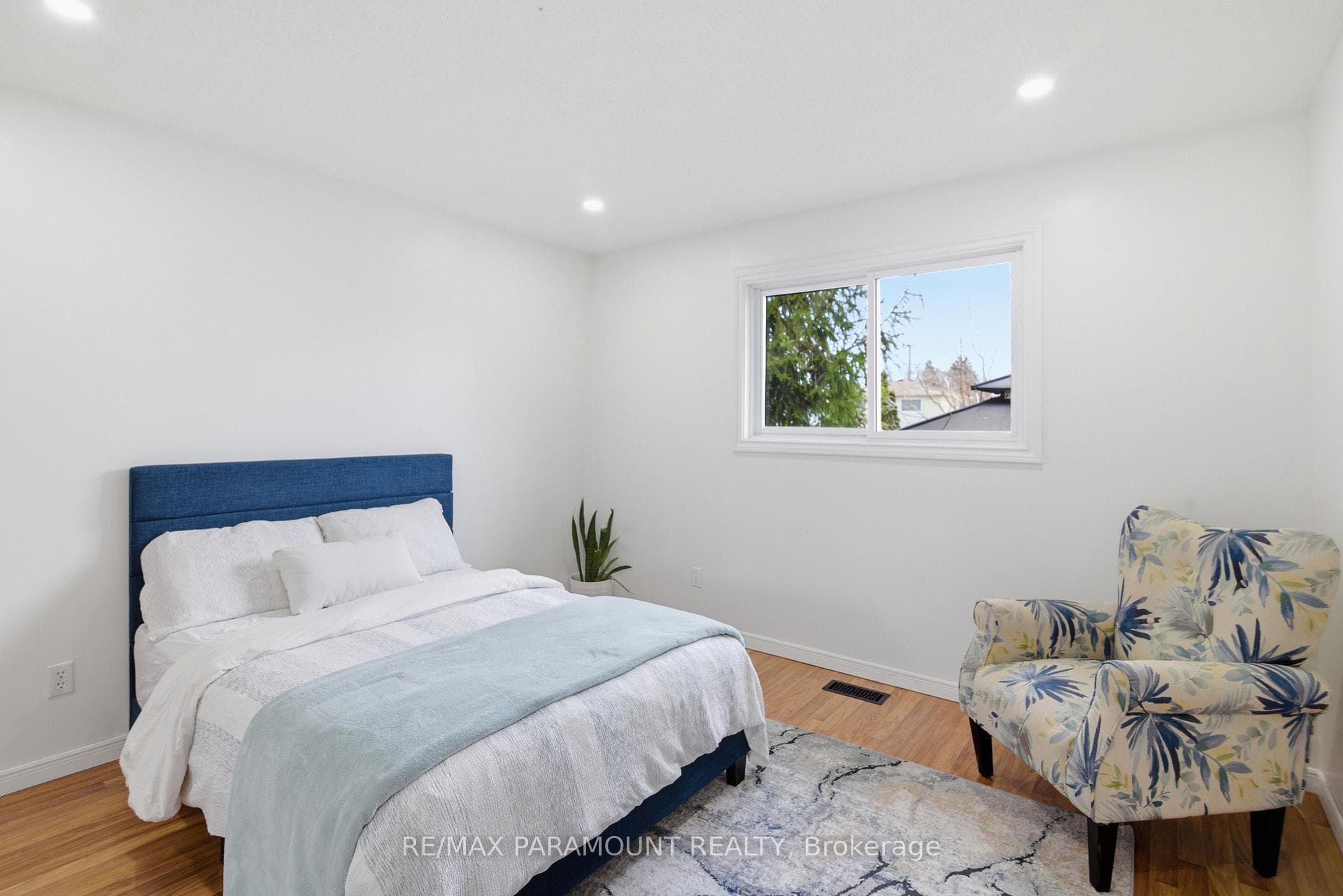 1262 Upper Gage Avenue photo 15