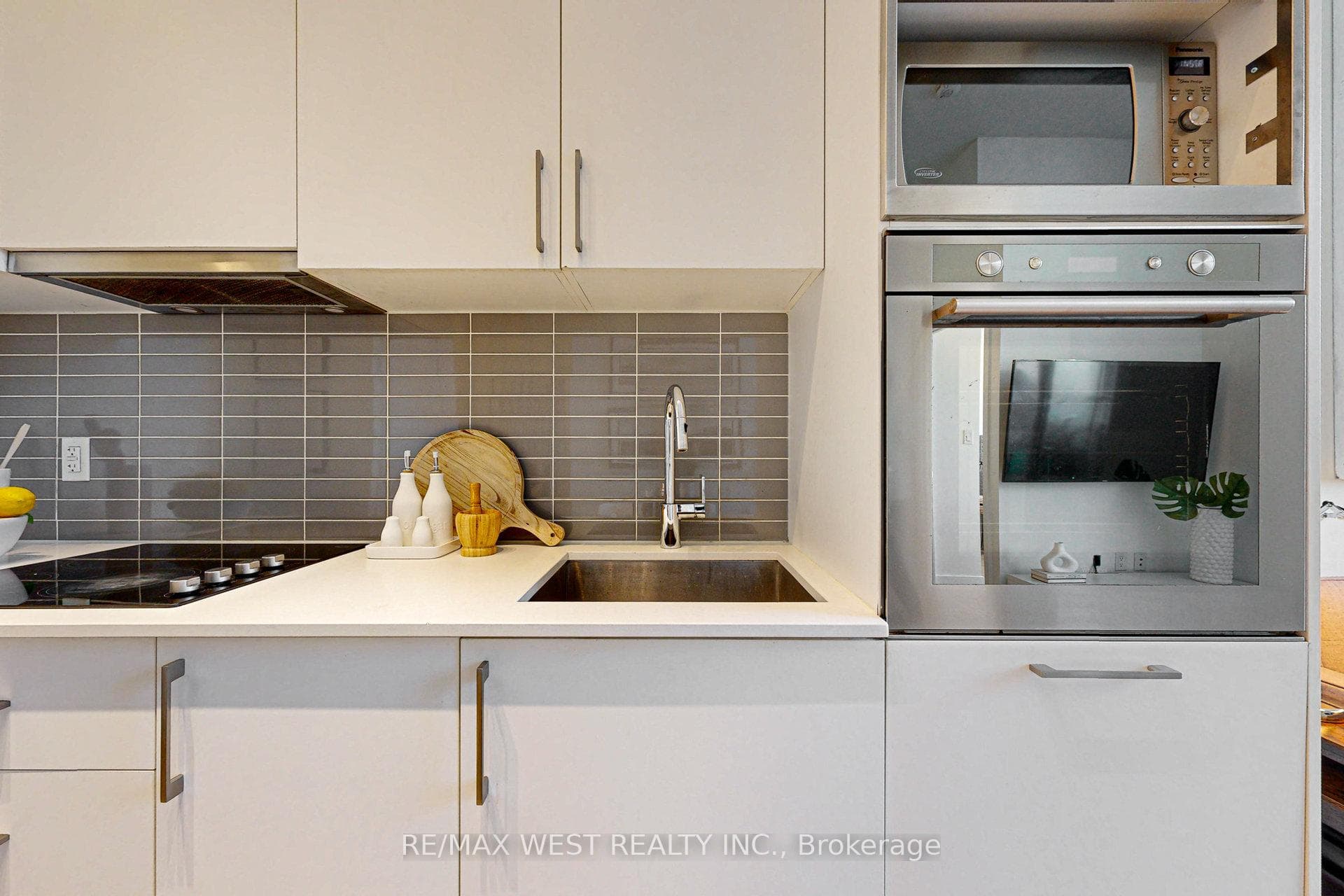 576 Front Street Unit 204 photo 6