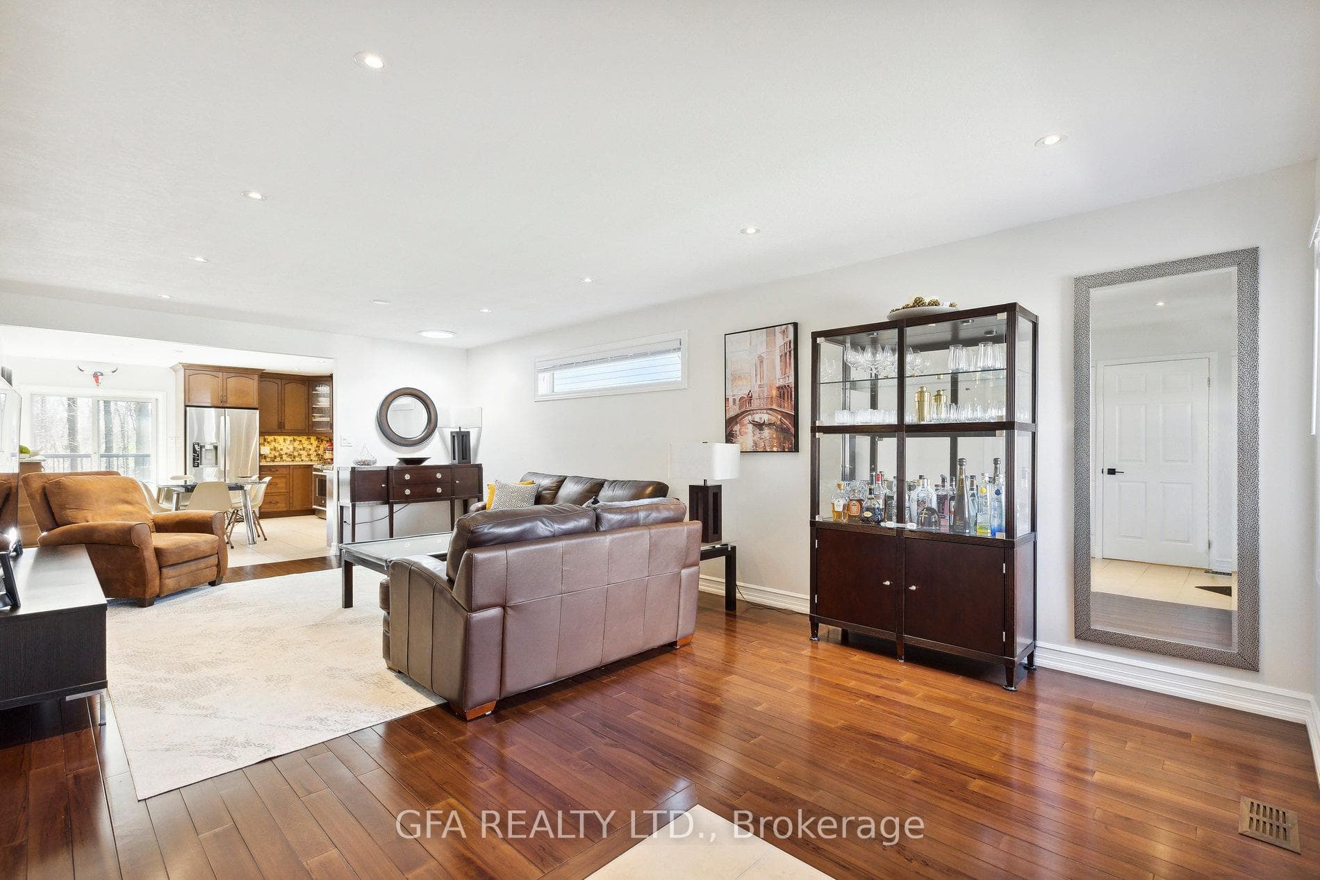 46 Whiterock Avenue photo 5