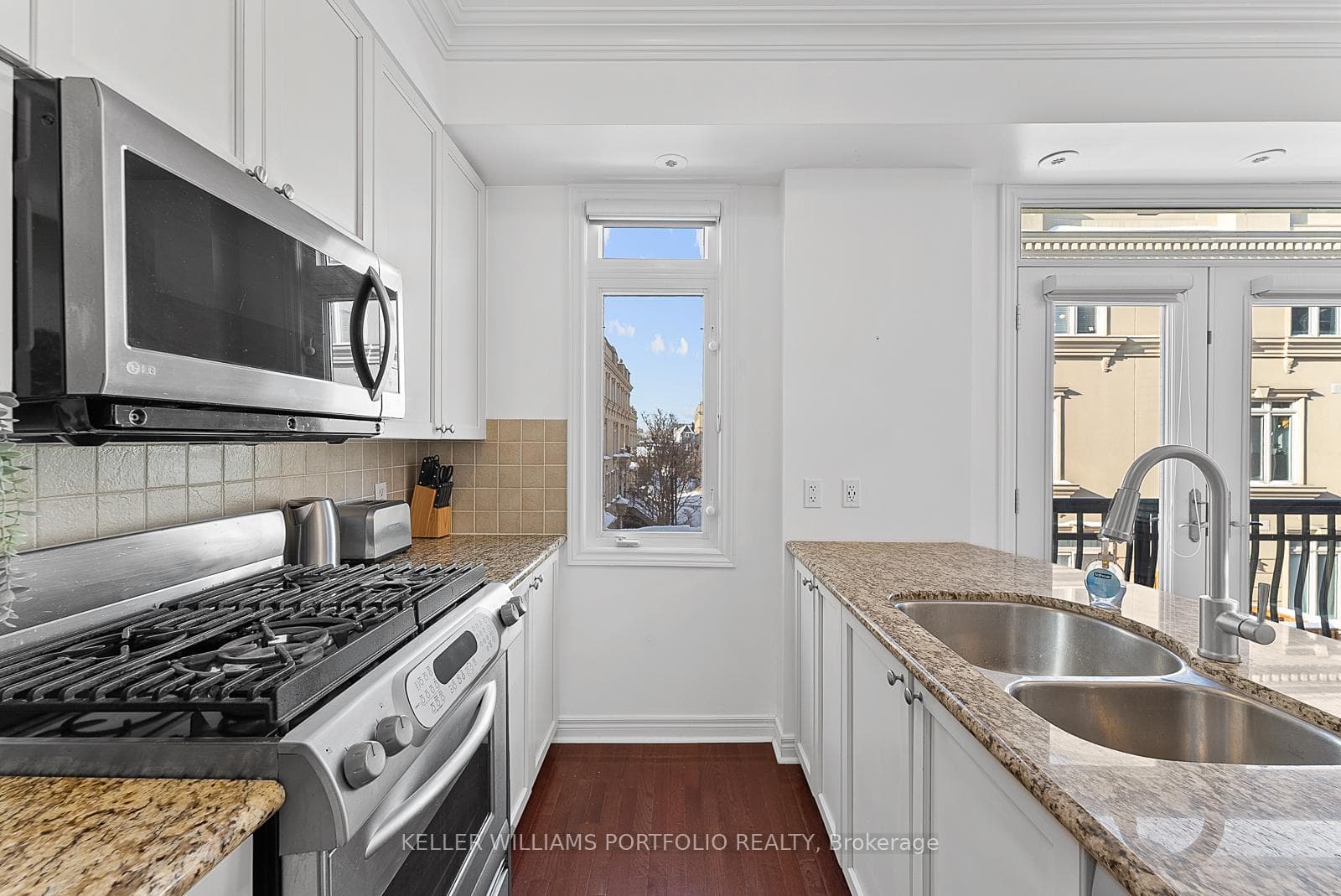 60 Carr Street Unit 11 photo 15