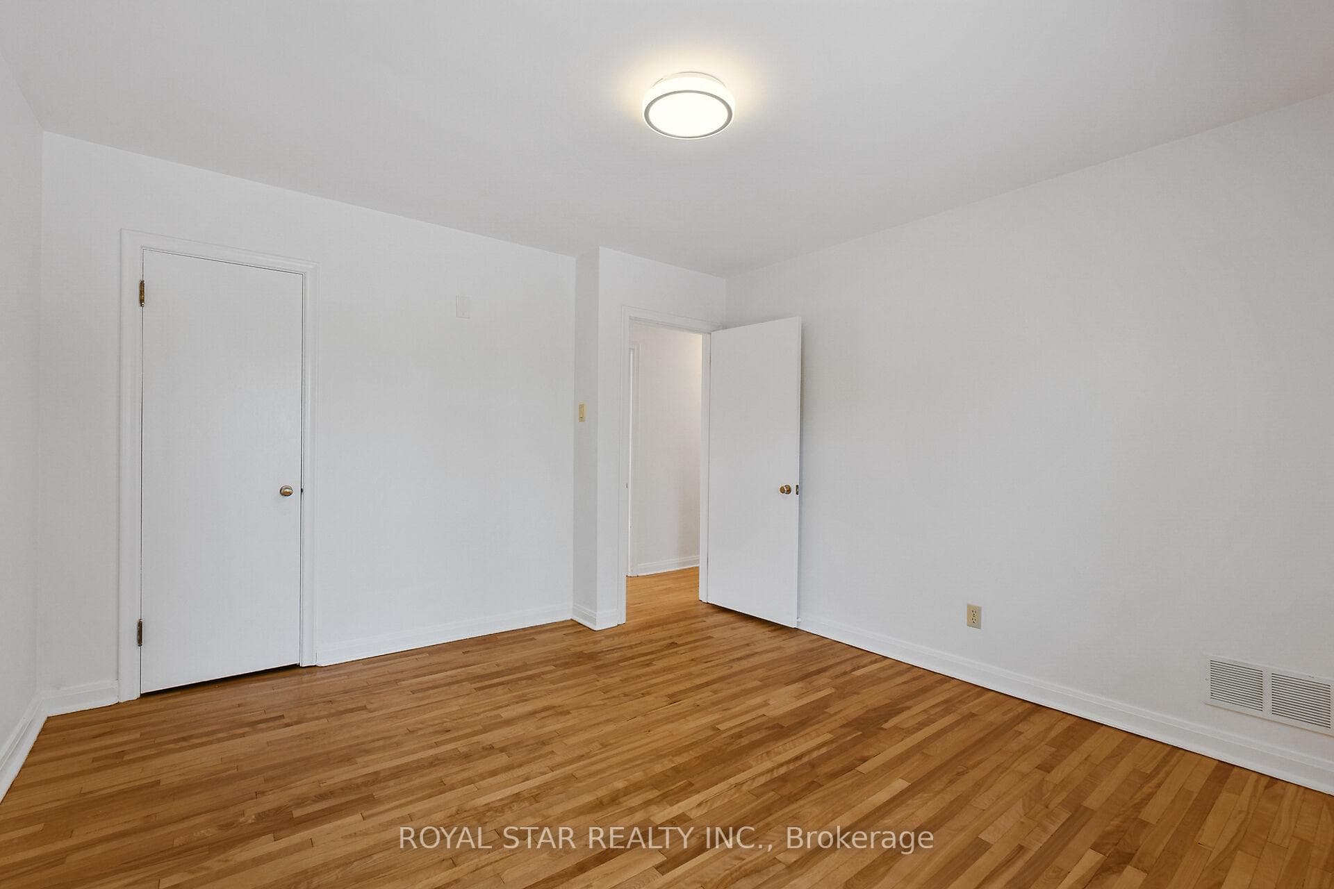 10 Delong Drive photo 28