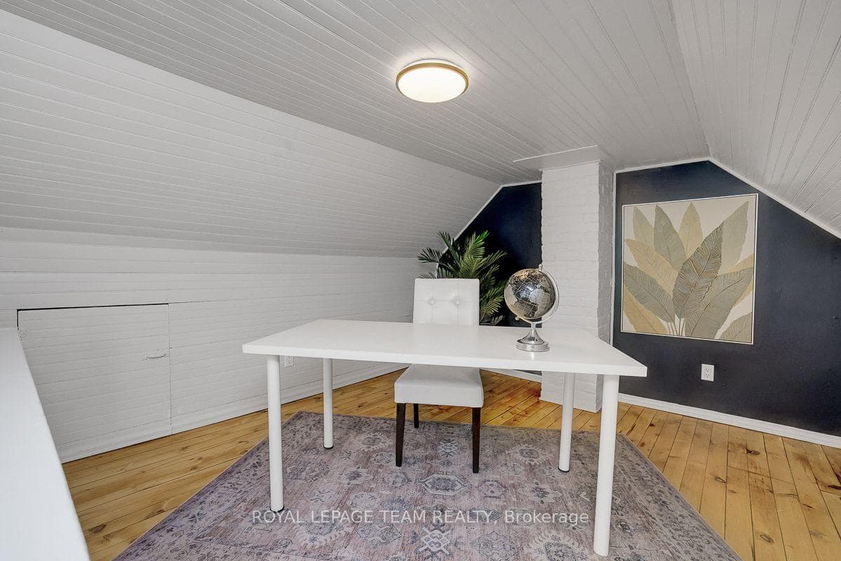 Ideal as an office, reading nook, or guest space.