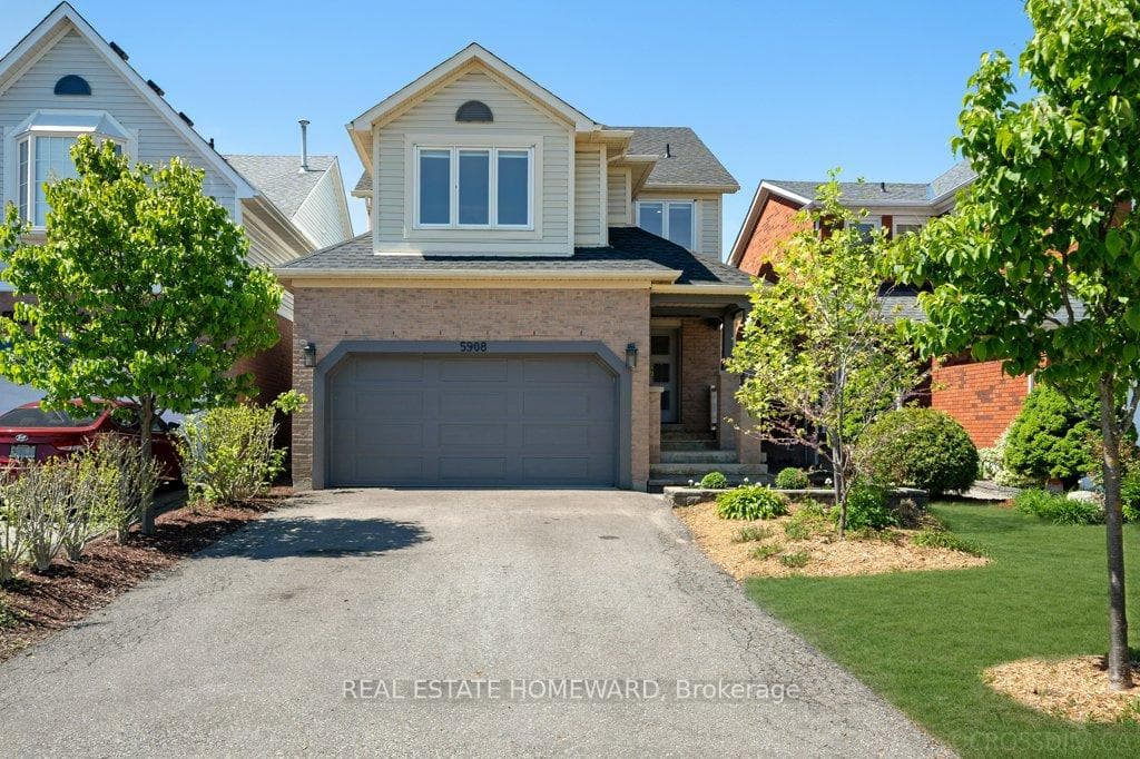 5908 Leeside Crescent photo 1